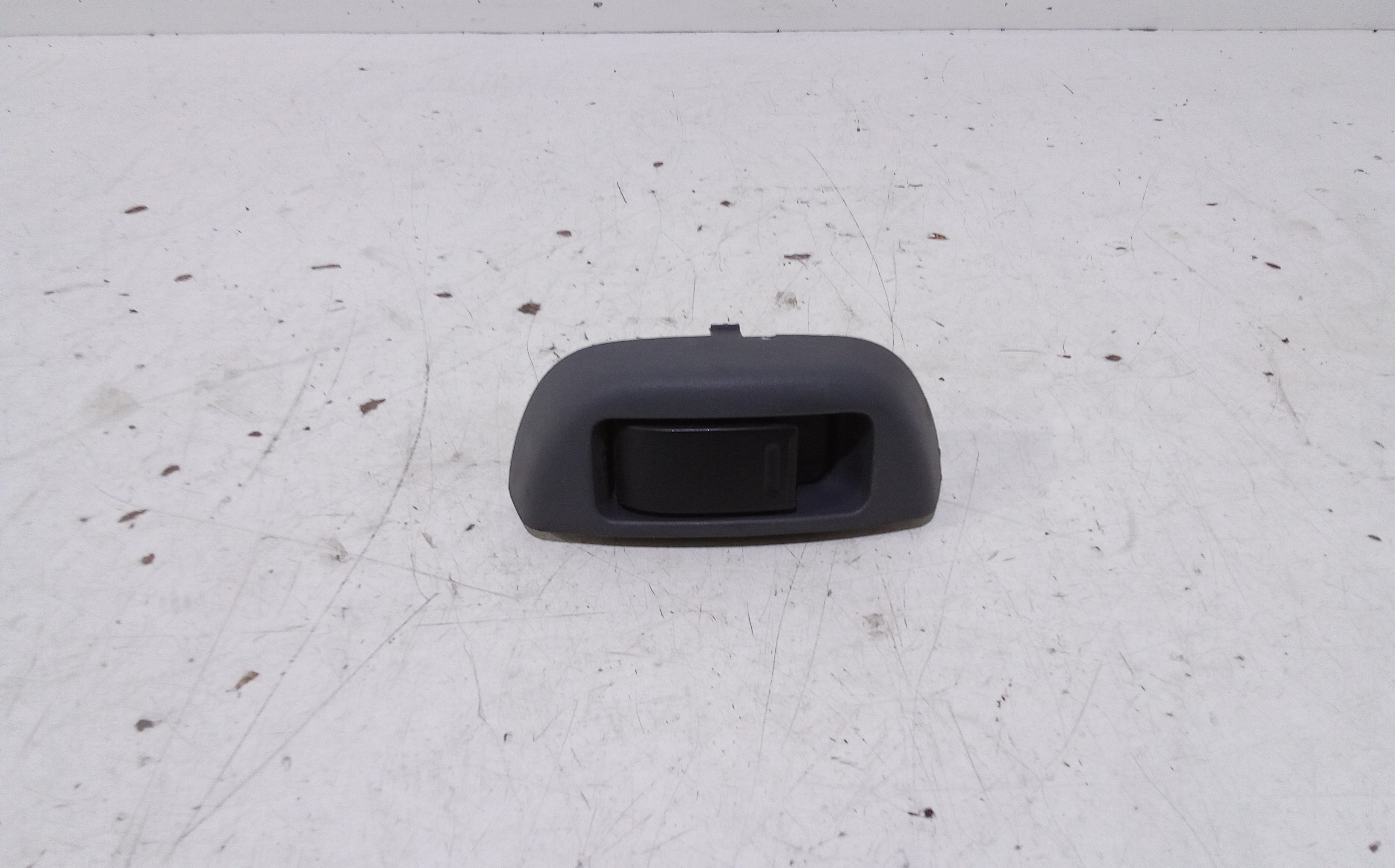 Interruttore Alzacristalli Porta Ant. Destro 848100H010 Usato