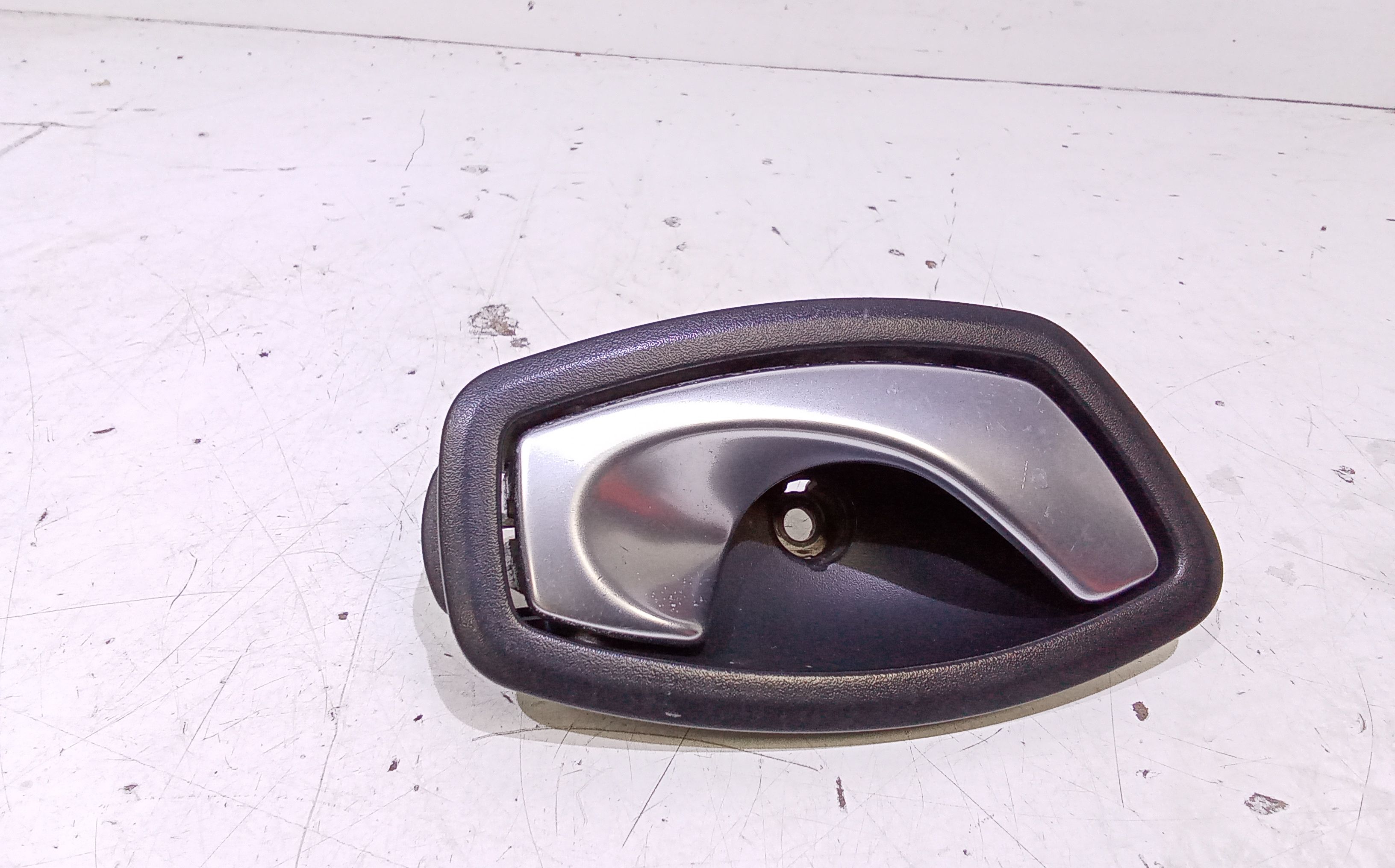 Maniglia Int. Apertura Porta Ant. Destro Usato