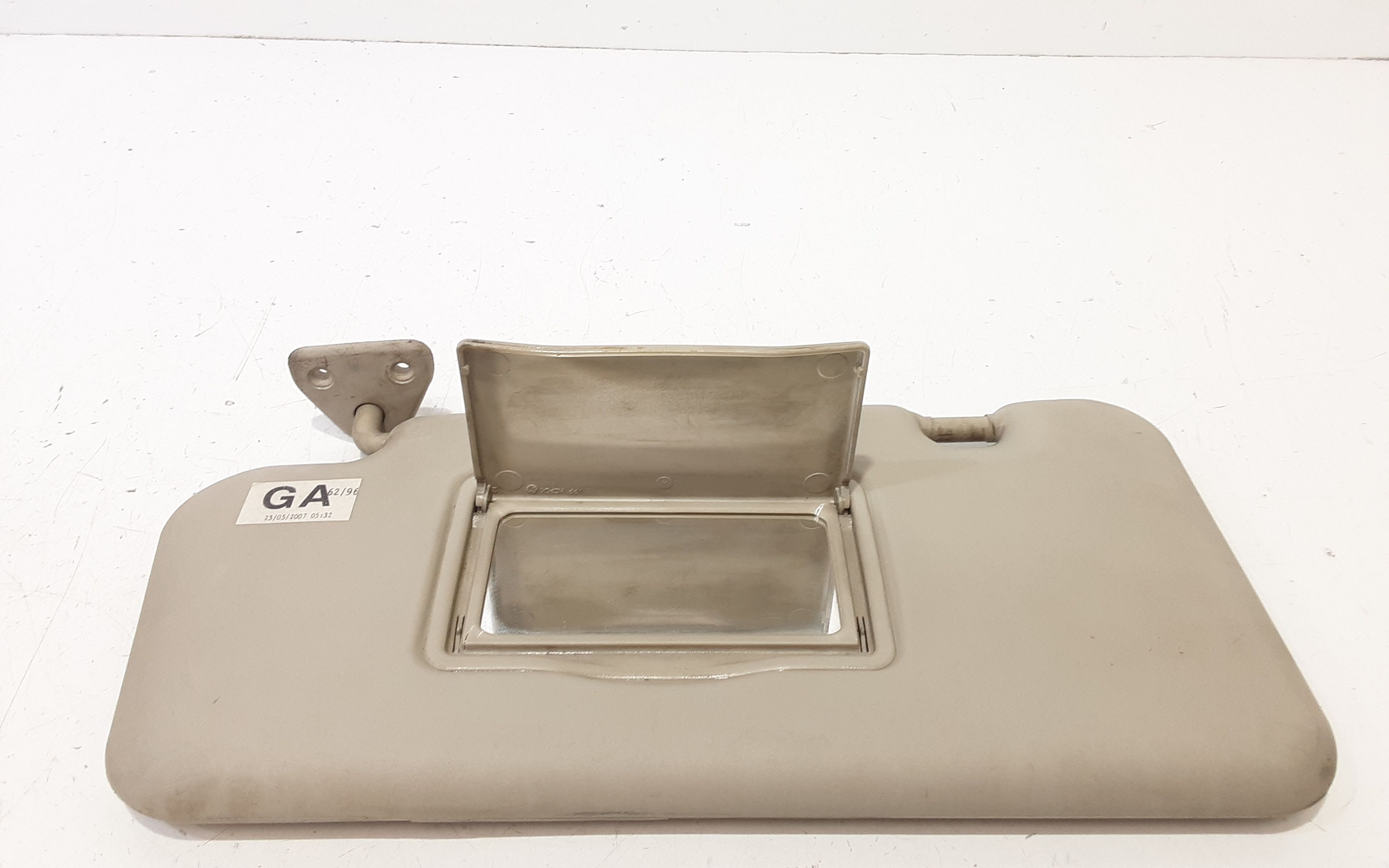 Aletta Parasole Parabrezza Sinistro 964019U100 Usato