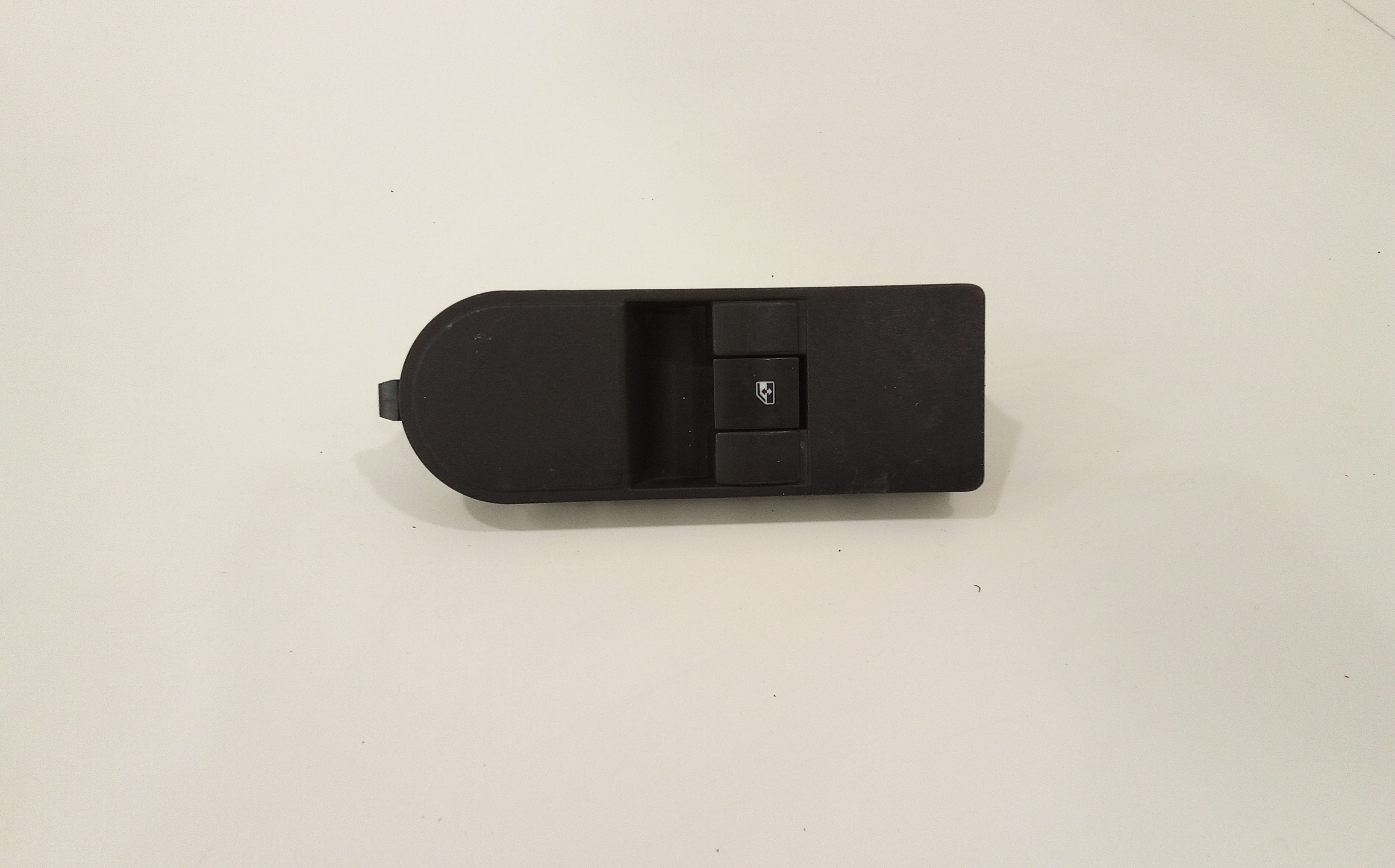 Interruttore Alzacristalli Porta Ant. Destro 13228881 Usato