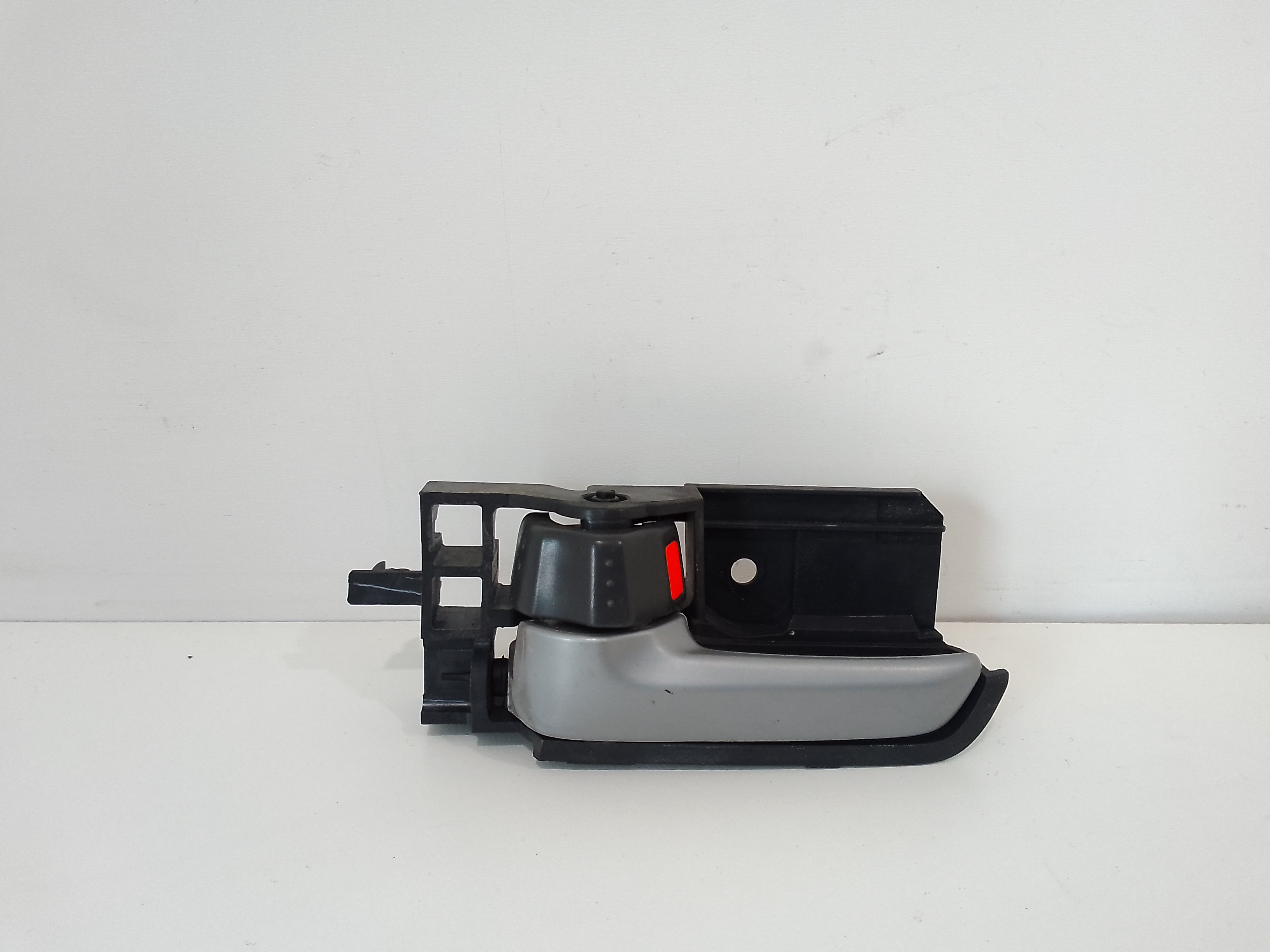 Maniglia Int. Apertura Porta Post. Sinistro 83130M68K00FPG Usato