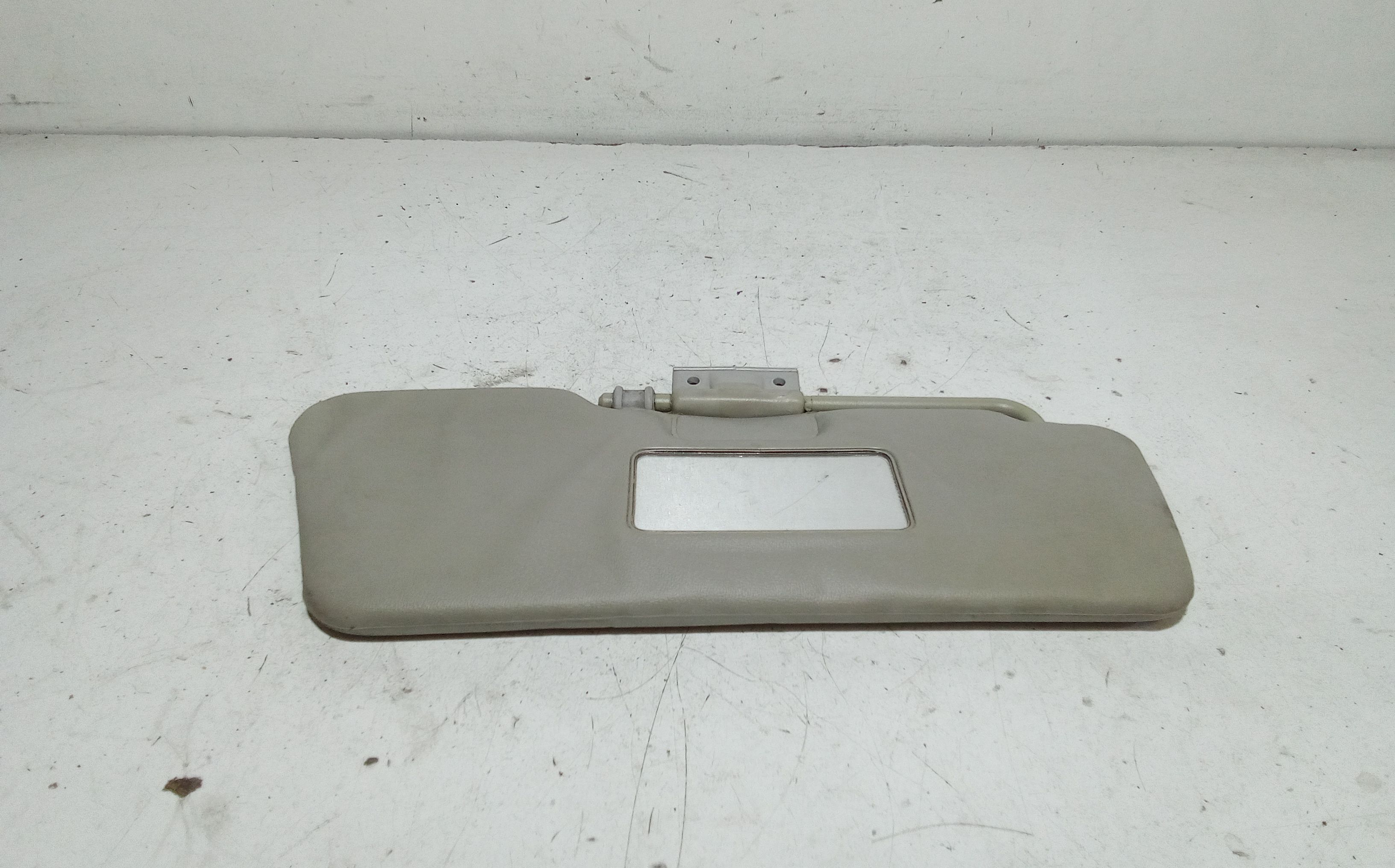 Aletta Parasole Parabrezza Destro 735244339 Usato