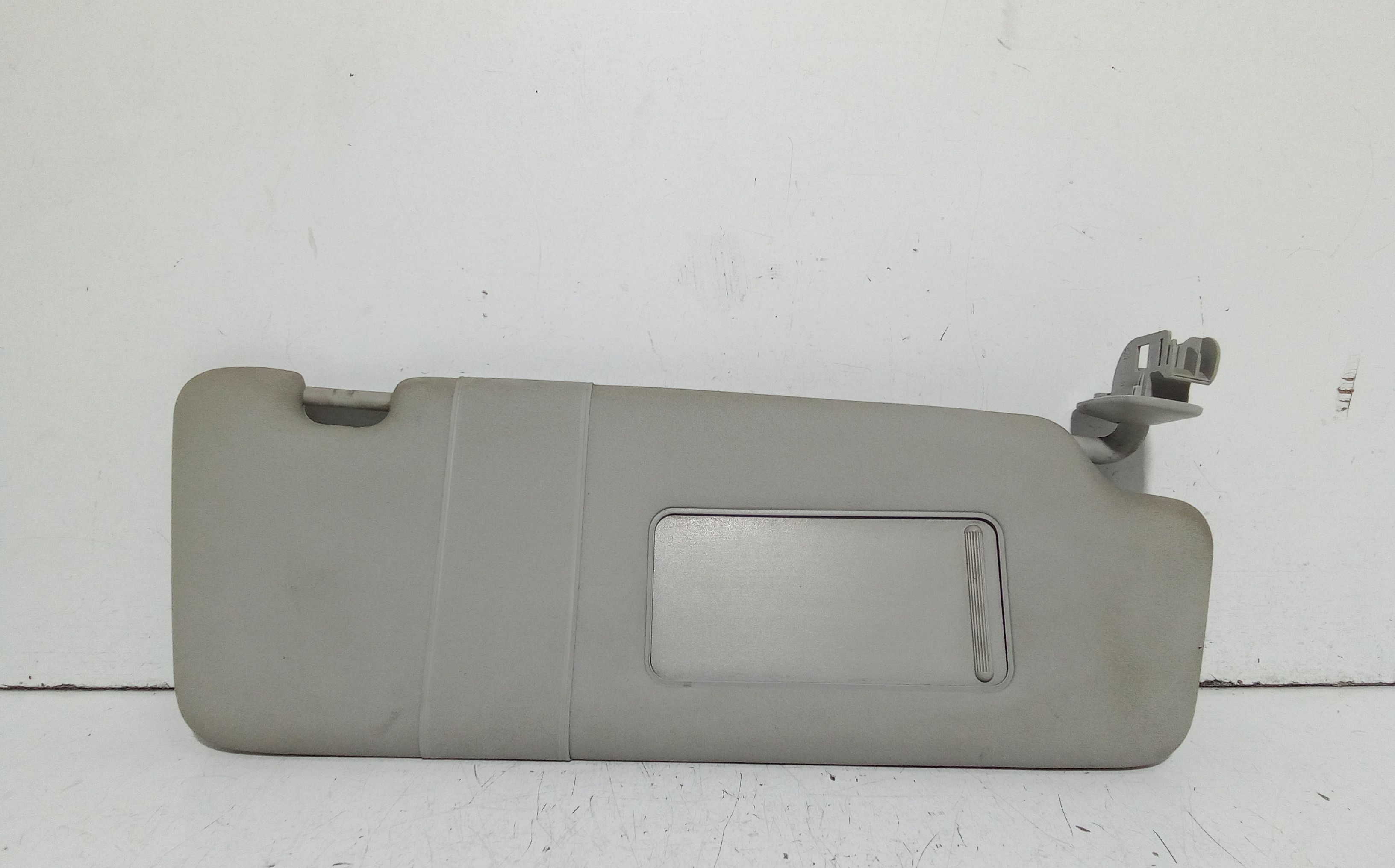 Aletta Parasole Parabrezza Destro 8E0857552H85P Usato