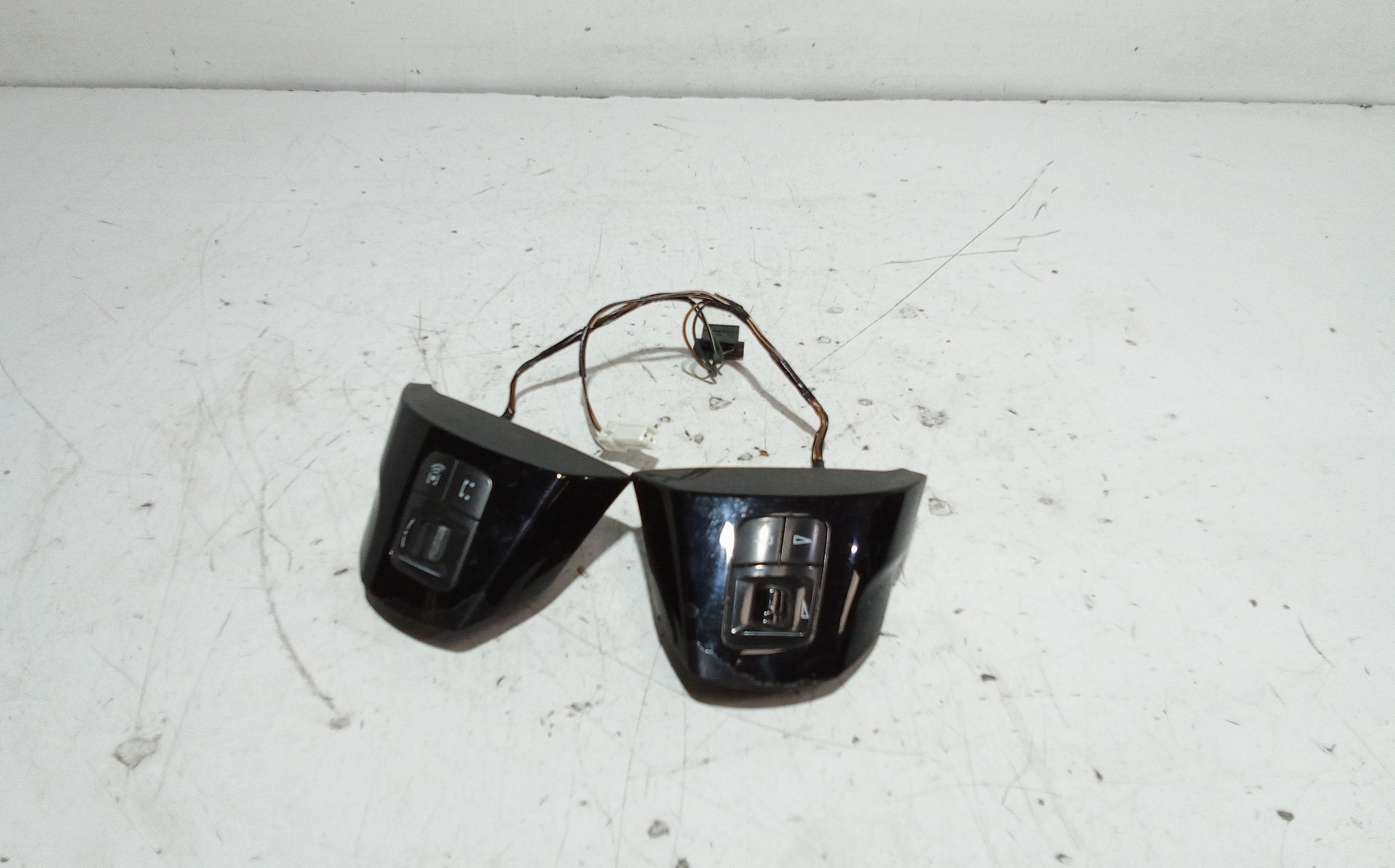 Blocco Volante Multifunzione Usato