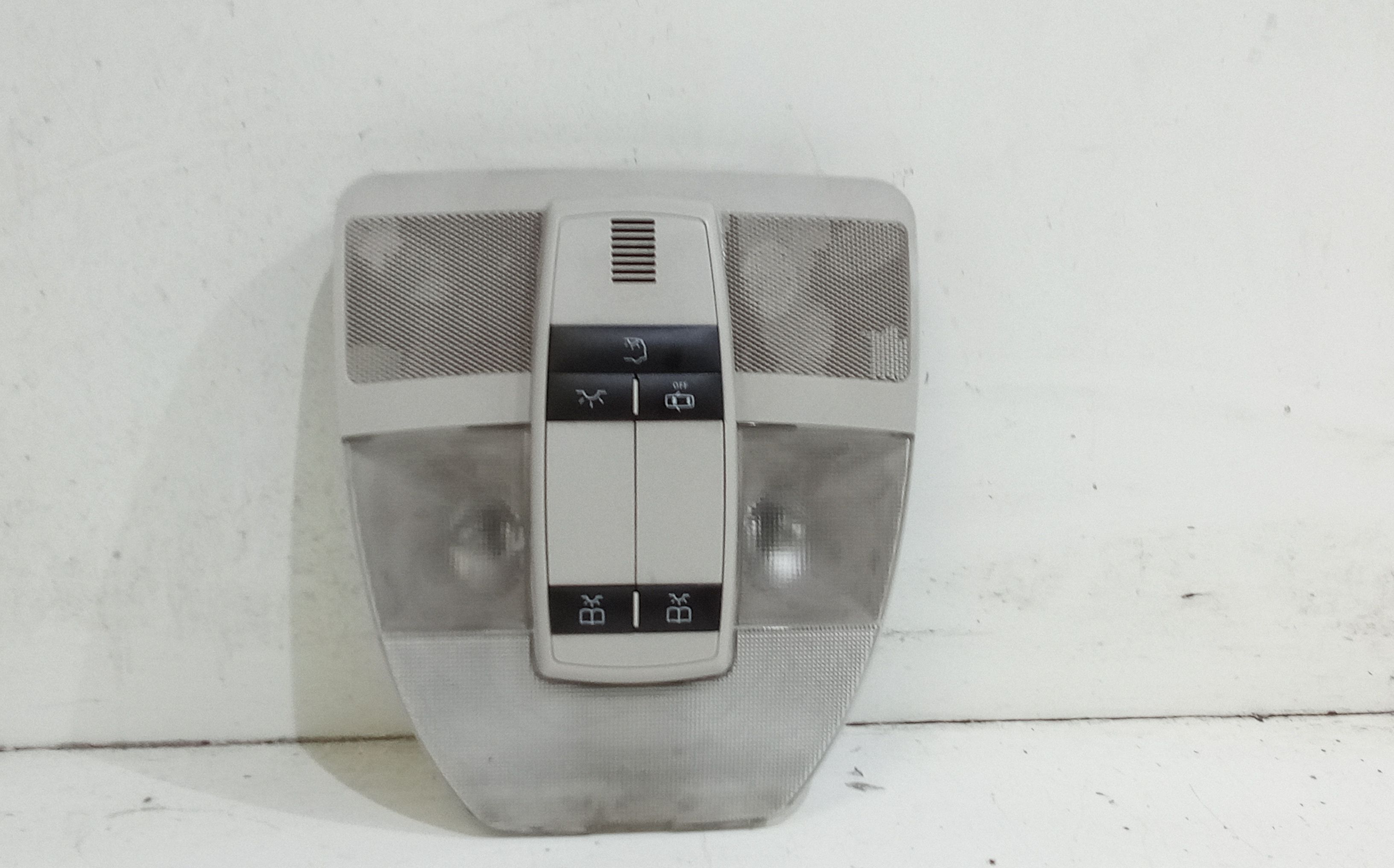 Luce Cortesia Ant. Tetto A16982000017H52 Usato