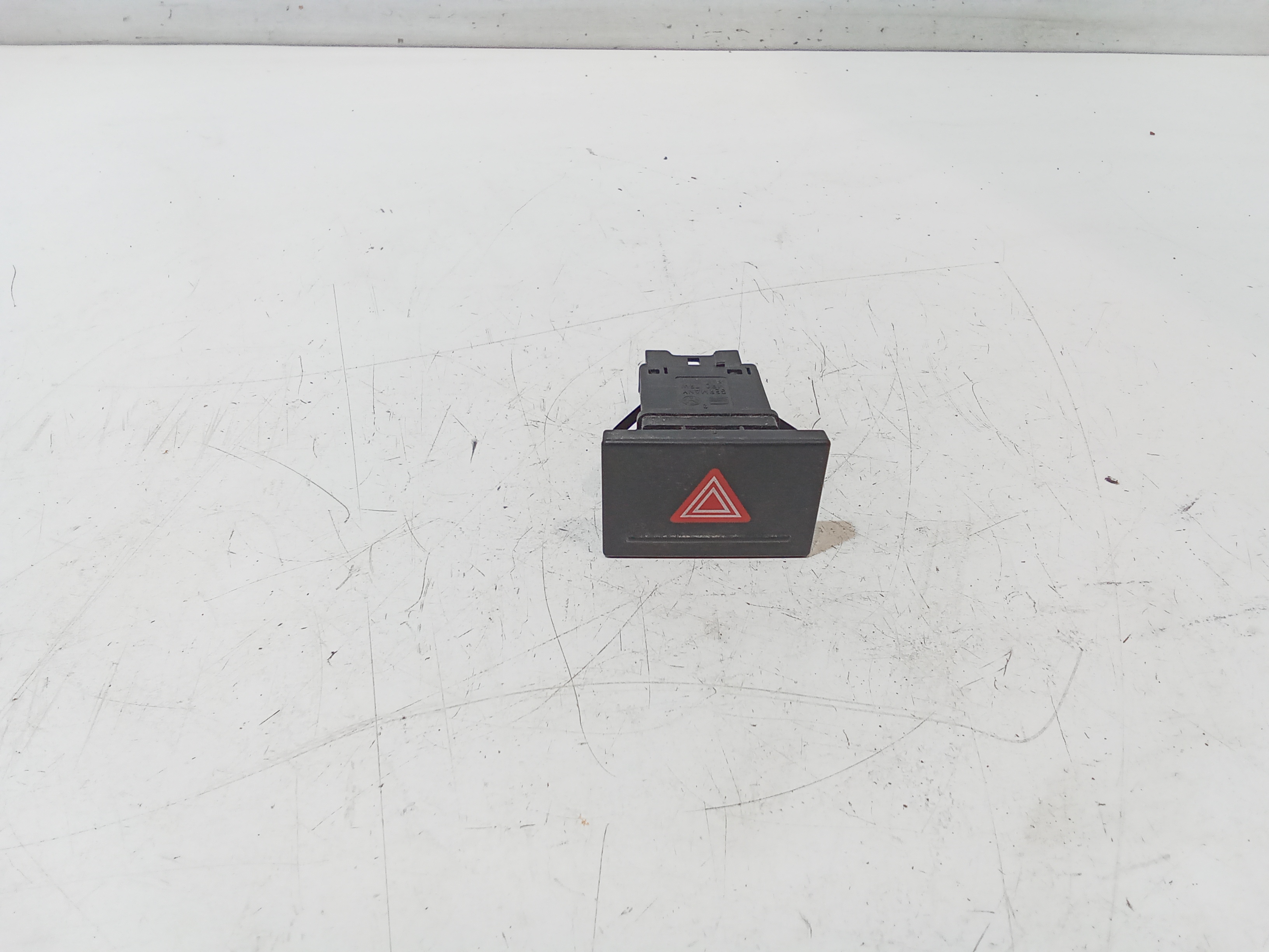 Interruttore Luci Emergenza 7L6953235A3X1 Usato