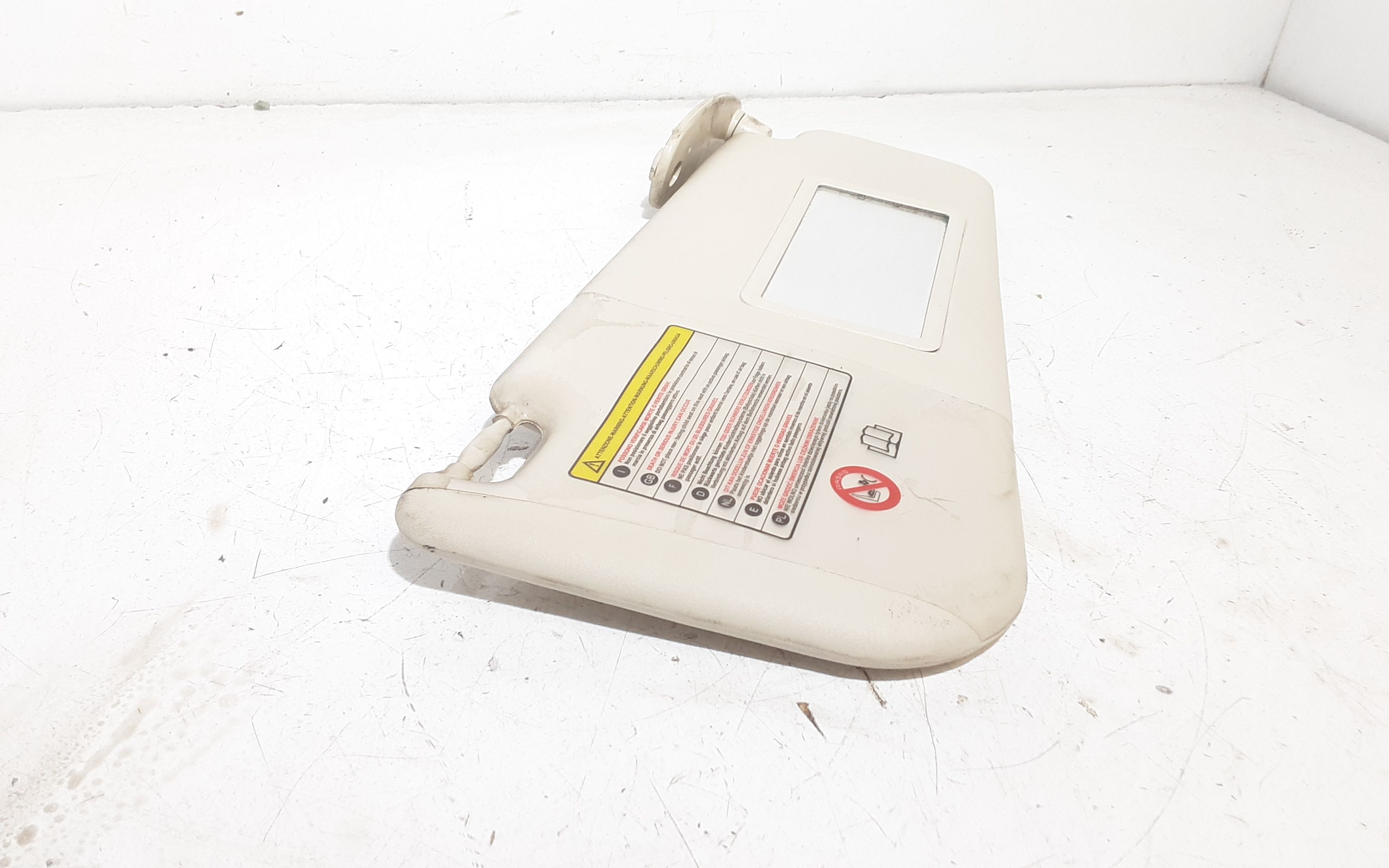 Aletta Parasole Parabrezza Destro 735361684 Usato