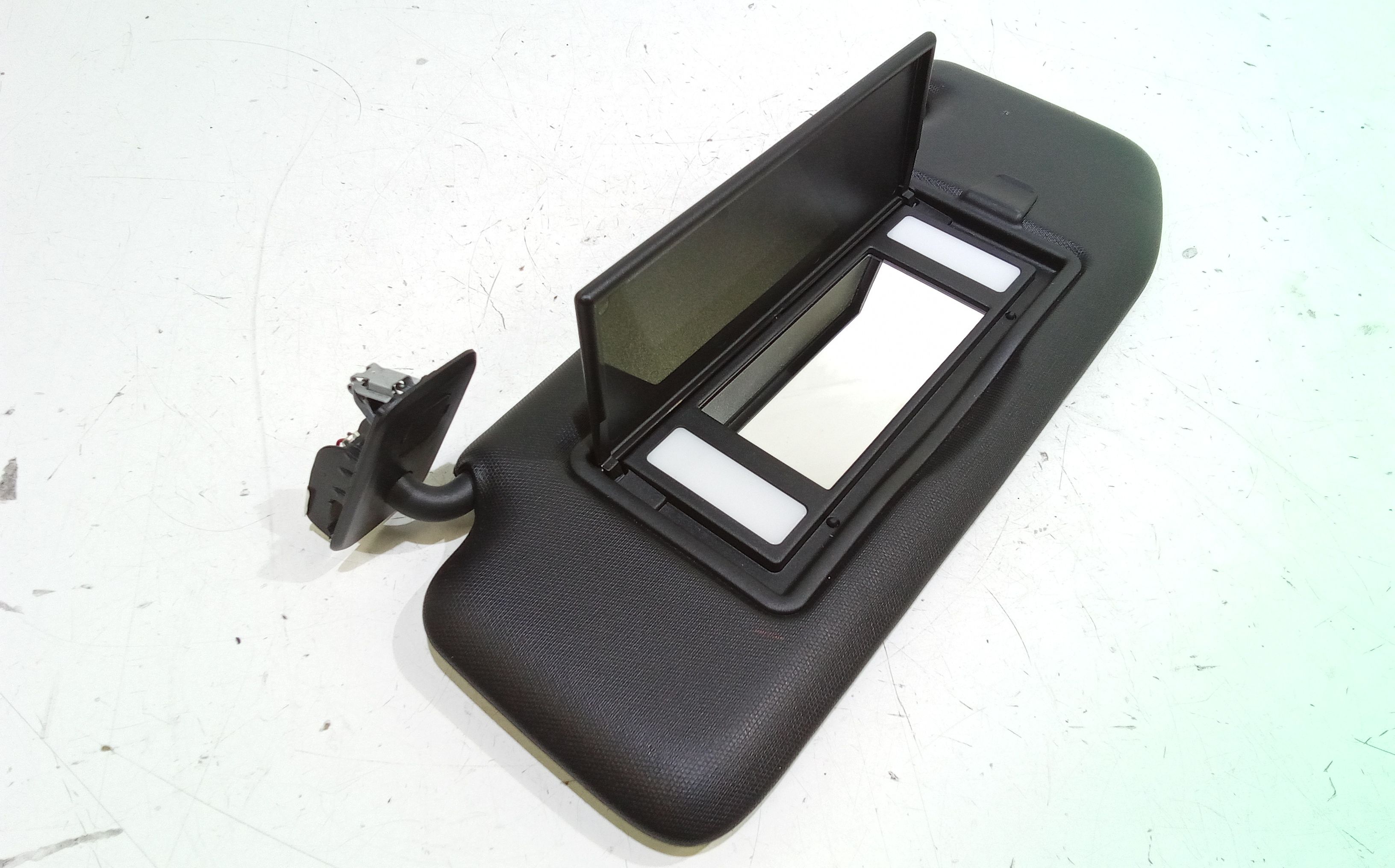 Aletta Parasole Parabrezza Sinistro 96738898PR Usato