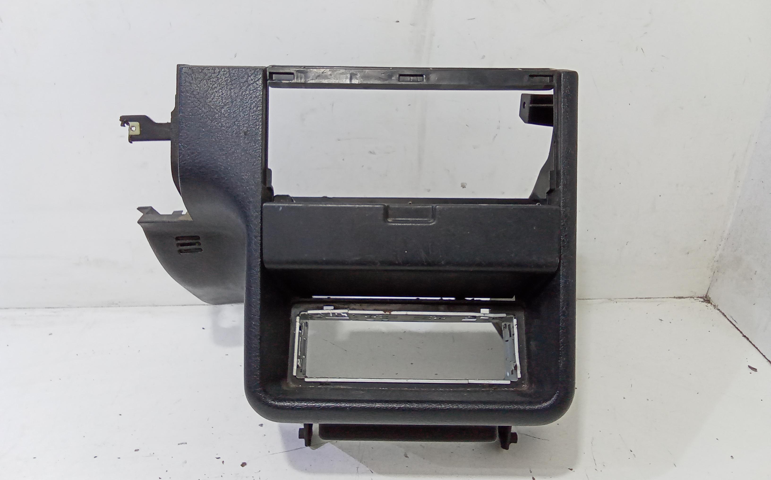 Rivestimento Centr. Cruscotto, Mascherina Portastrumenti Centr. Cruscotto Usato