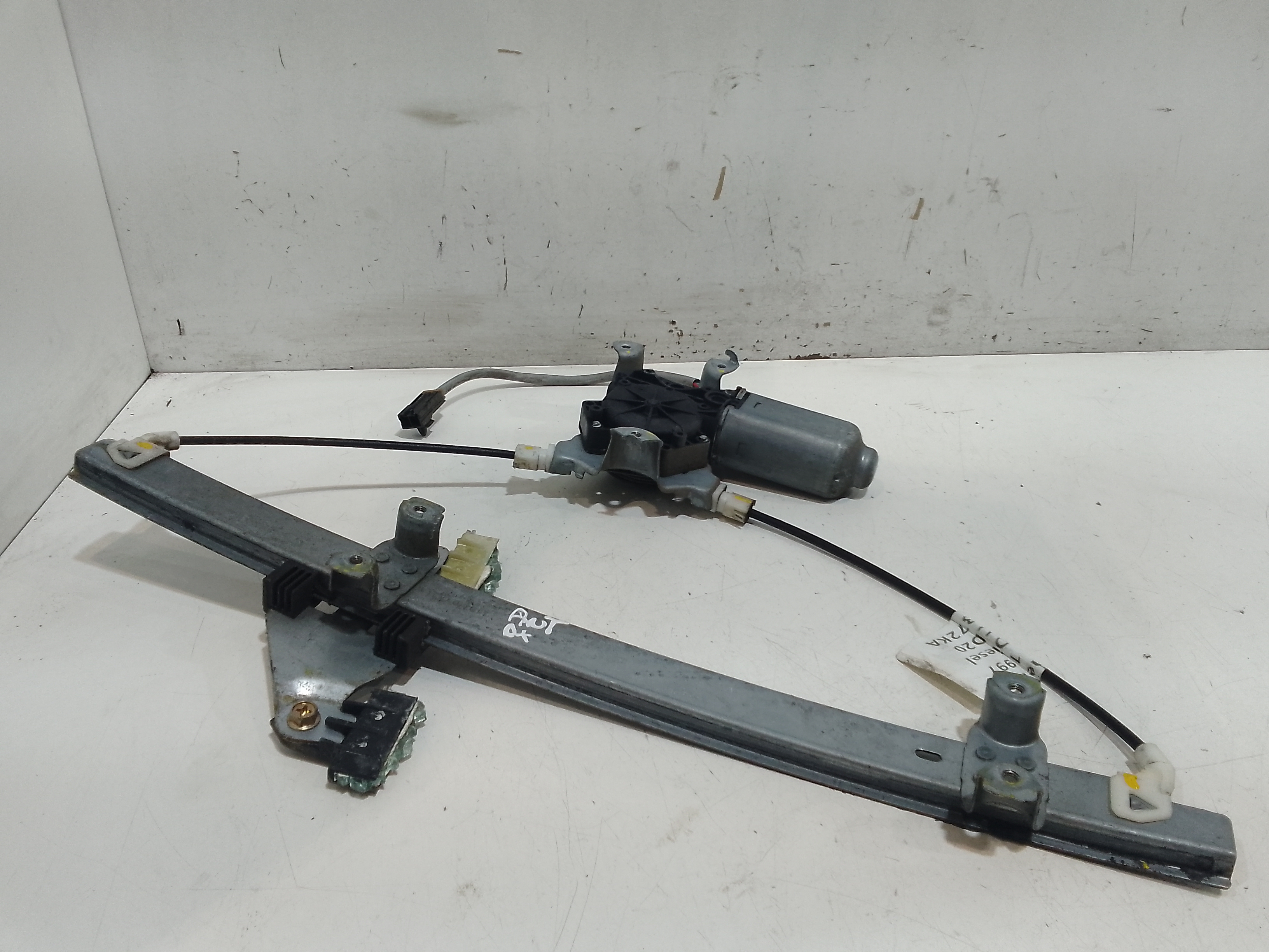 Alzacristallo Porta Ant. Destro 807002F010 Usato