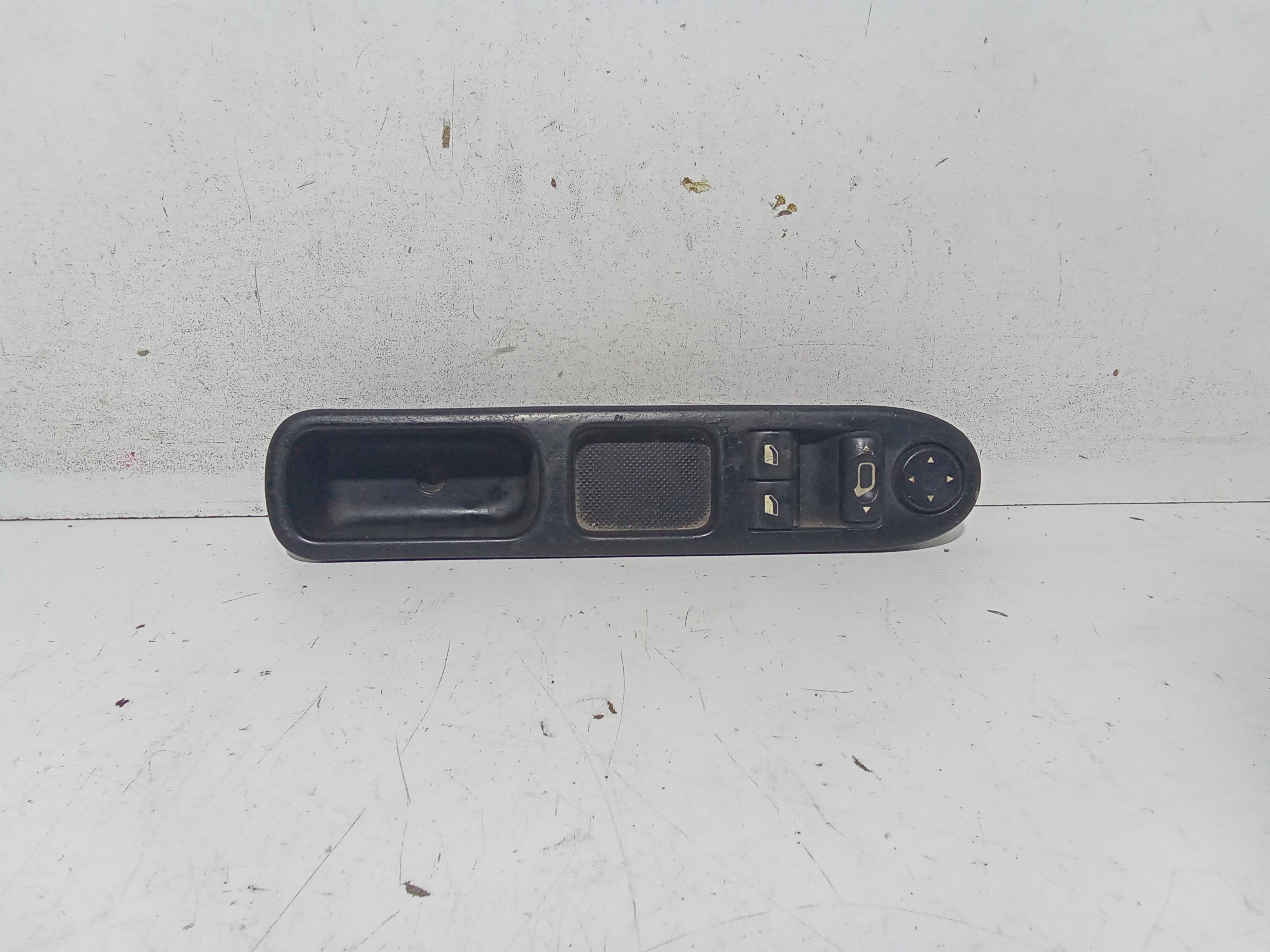 Interruttore Alzacristalli Porta Ant. Sinistro Usato