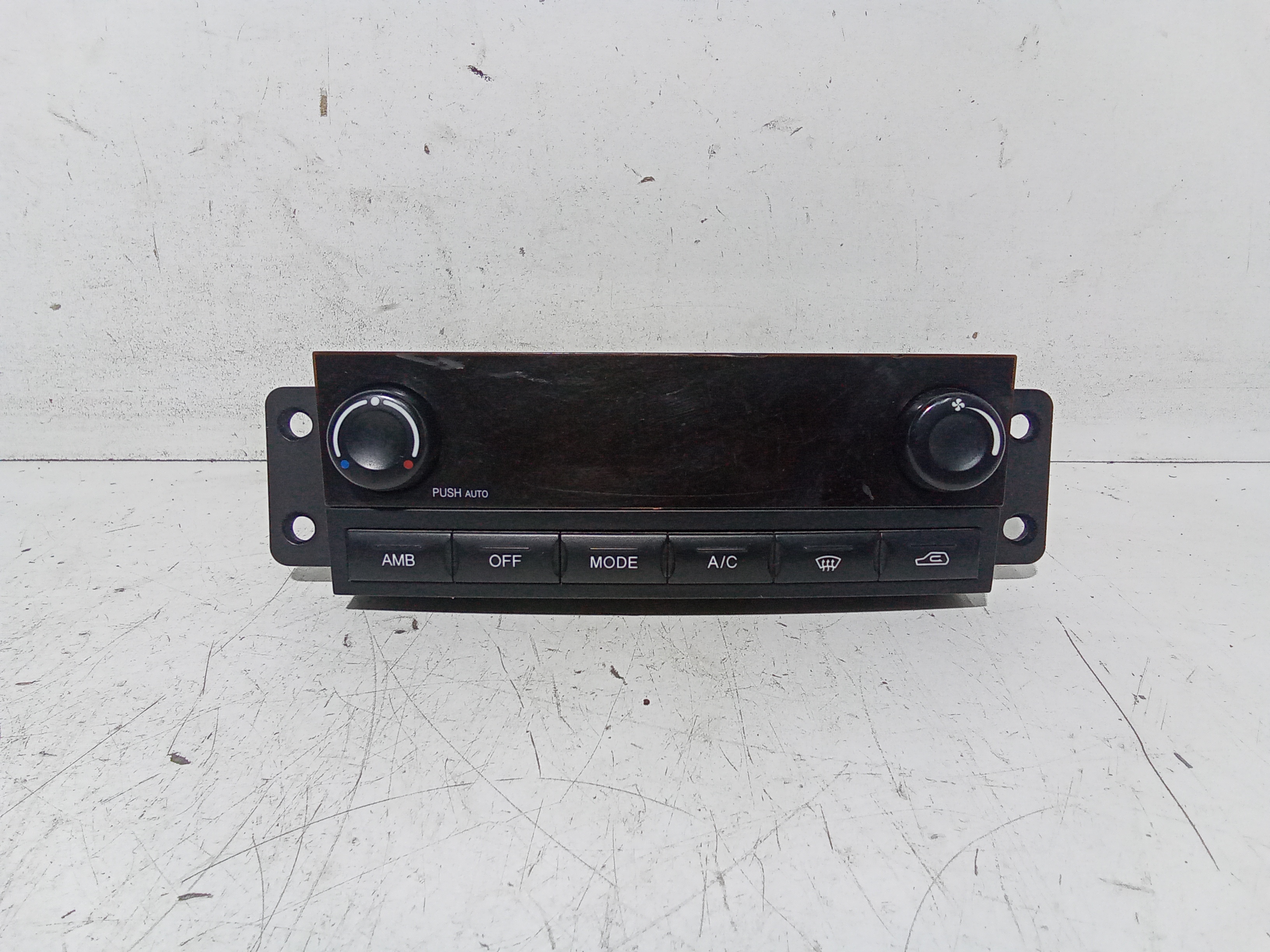 Blocco Comando Climatizzazione 6870008F00HCN Usato