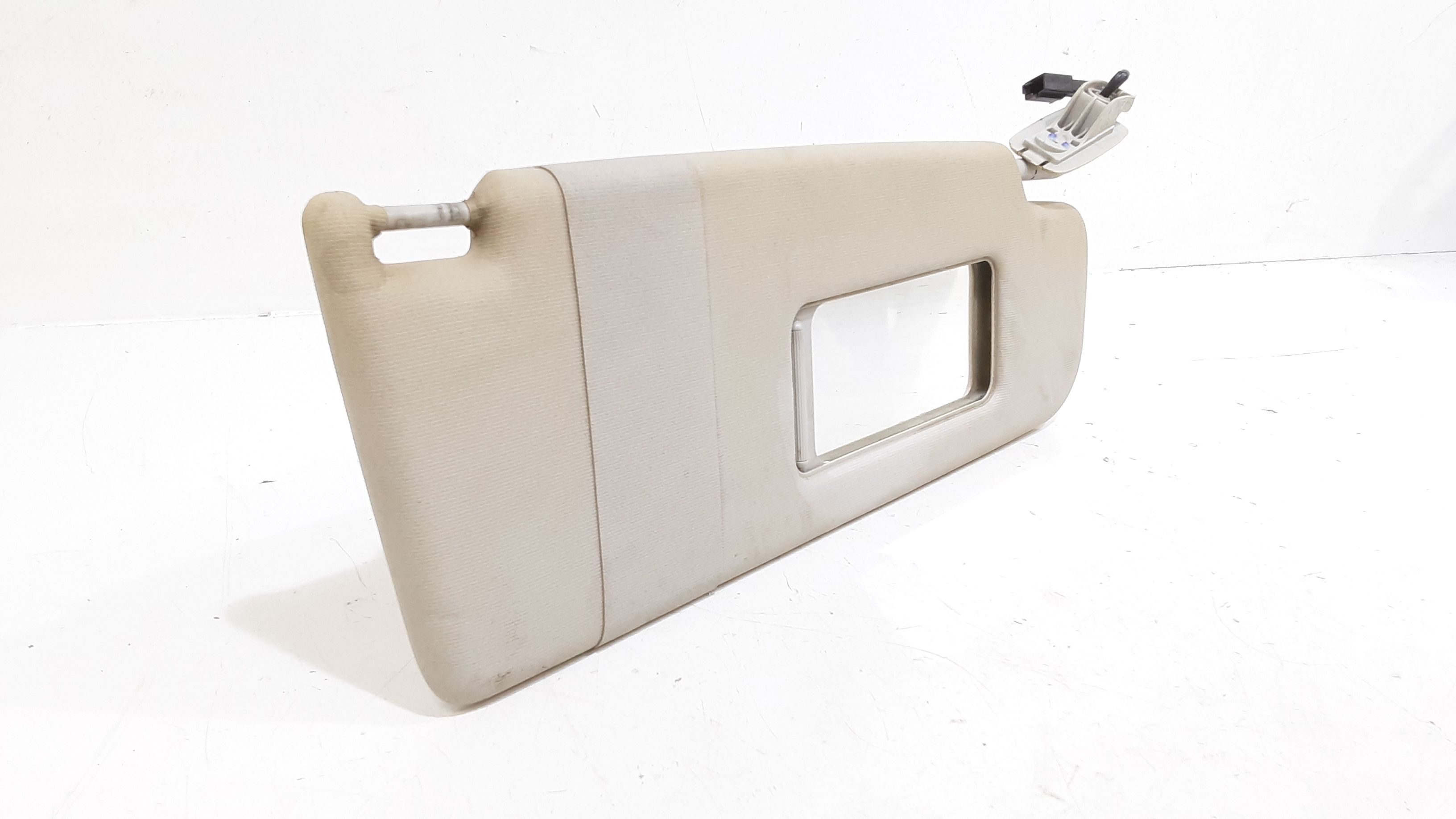 Aletta Parasole Parabrezza Destro 1K0857552L2F4 Usato