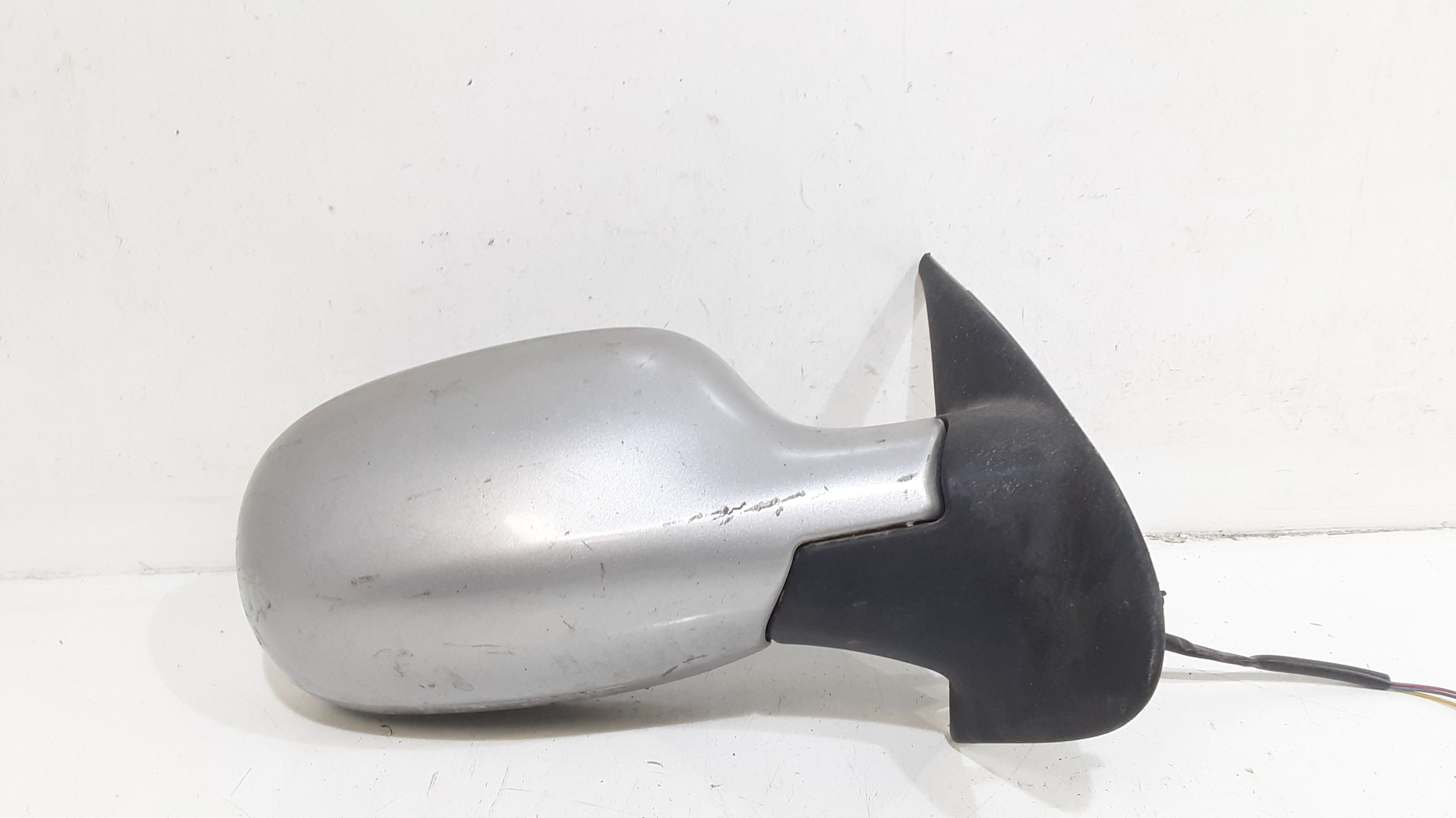 Retrovisore Est. Destro 963011F500 Usato