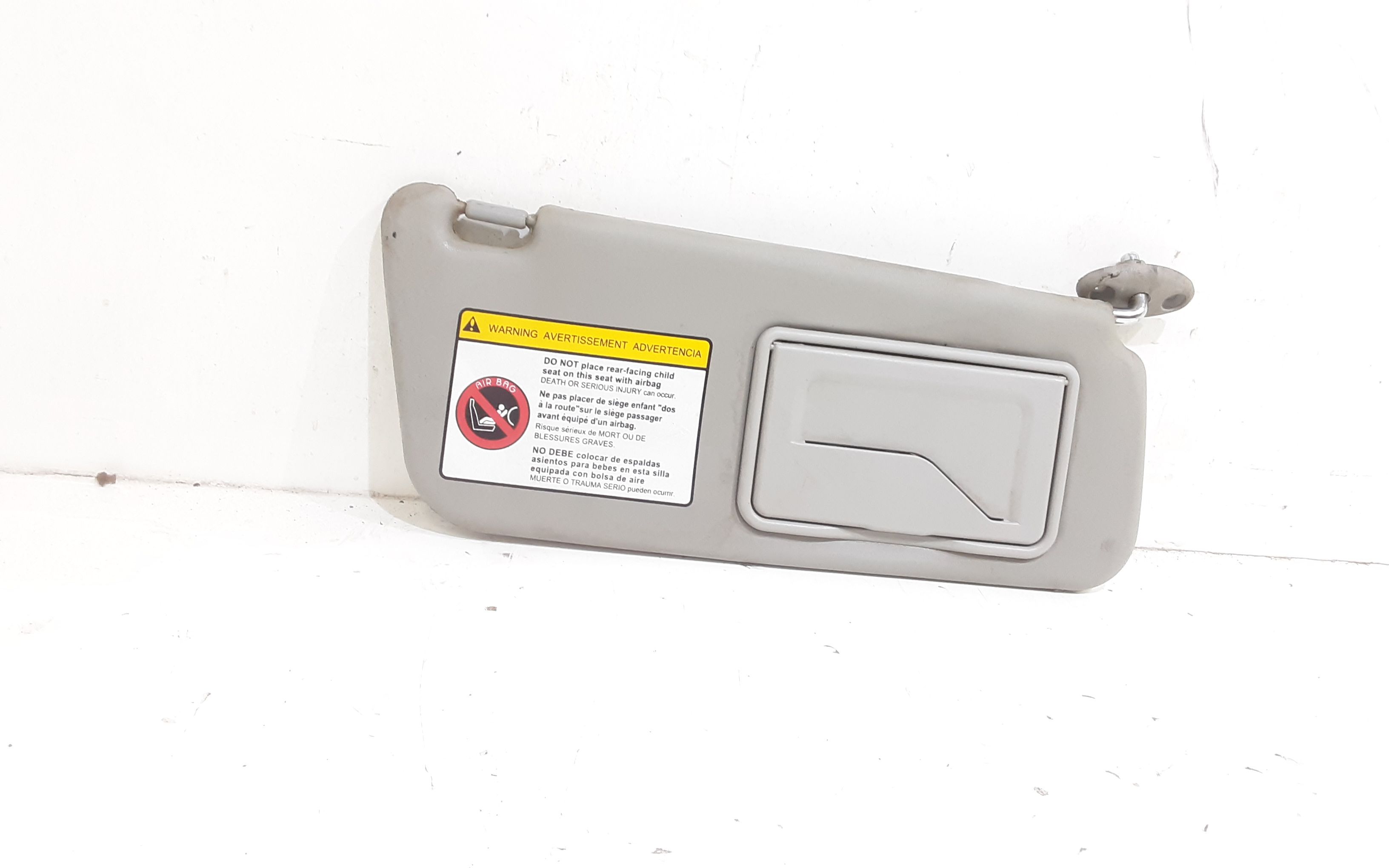 Aletta Parasole Parabrezza Destro 96658514 Usato