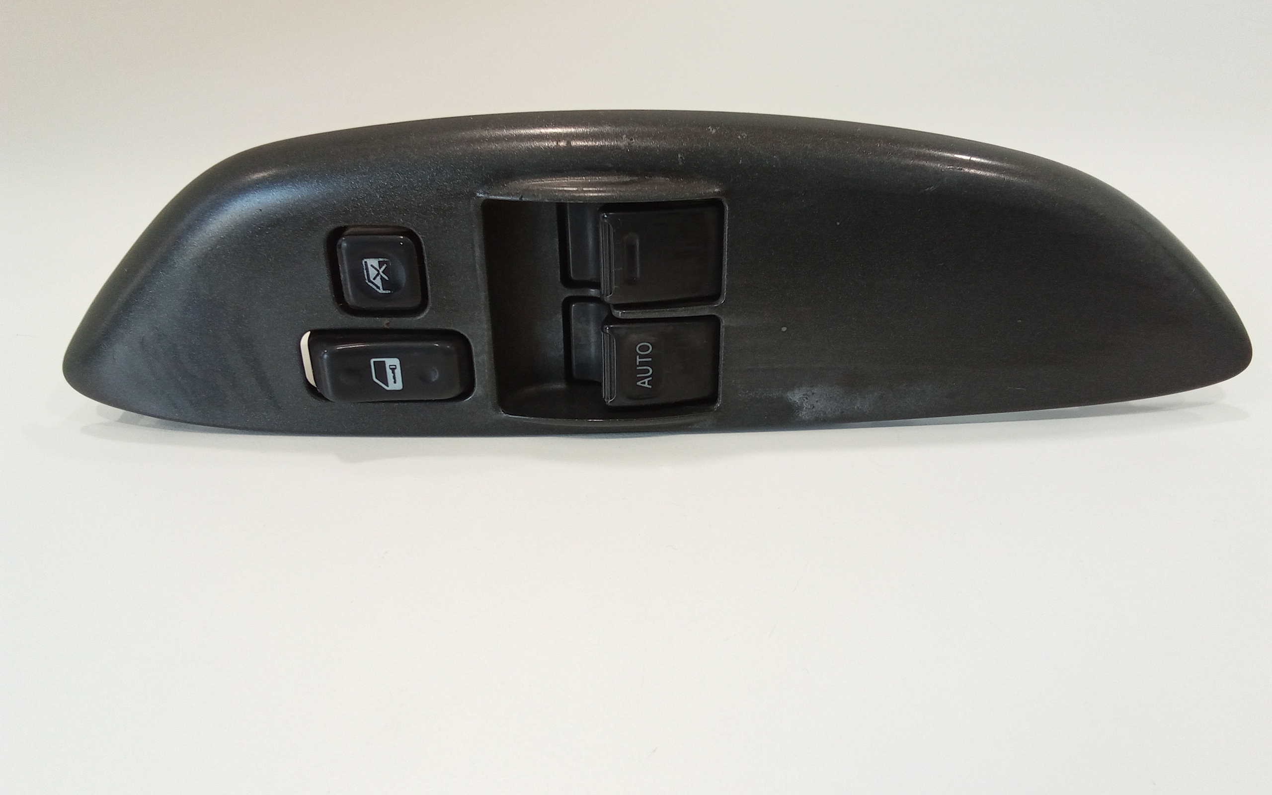 Interruttore Alzacristalli Porta Ant. Sinistro 8482010100 Usato