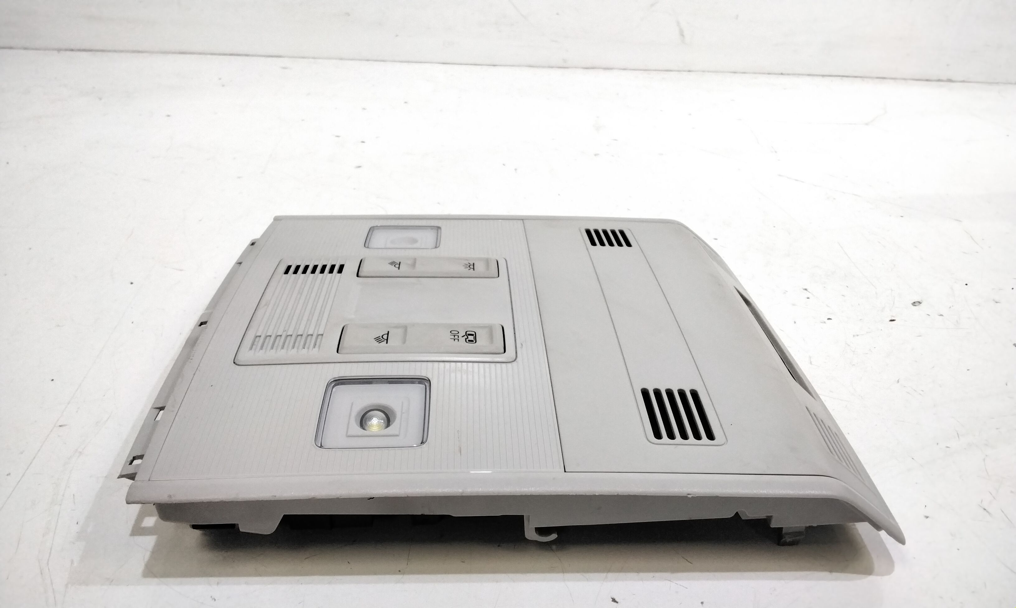 Luce Cortesia Ant. Tetto 2GA947105AADNR Usato