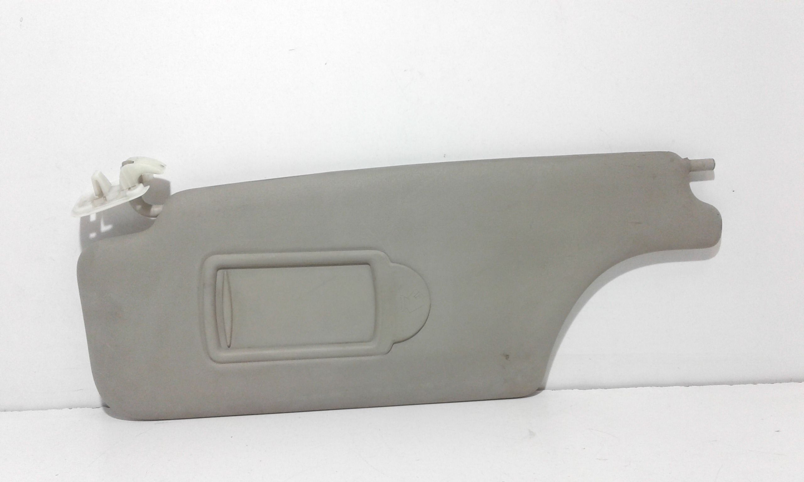 Aletta Parasole Parabrezza Sinistro 8200329035 Usato