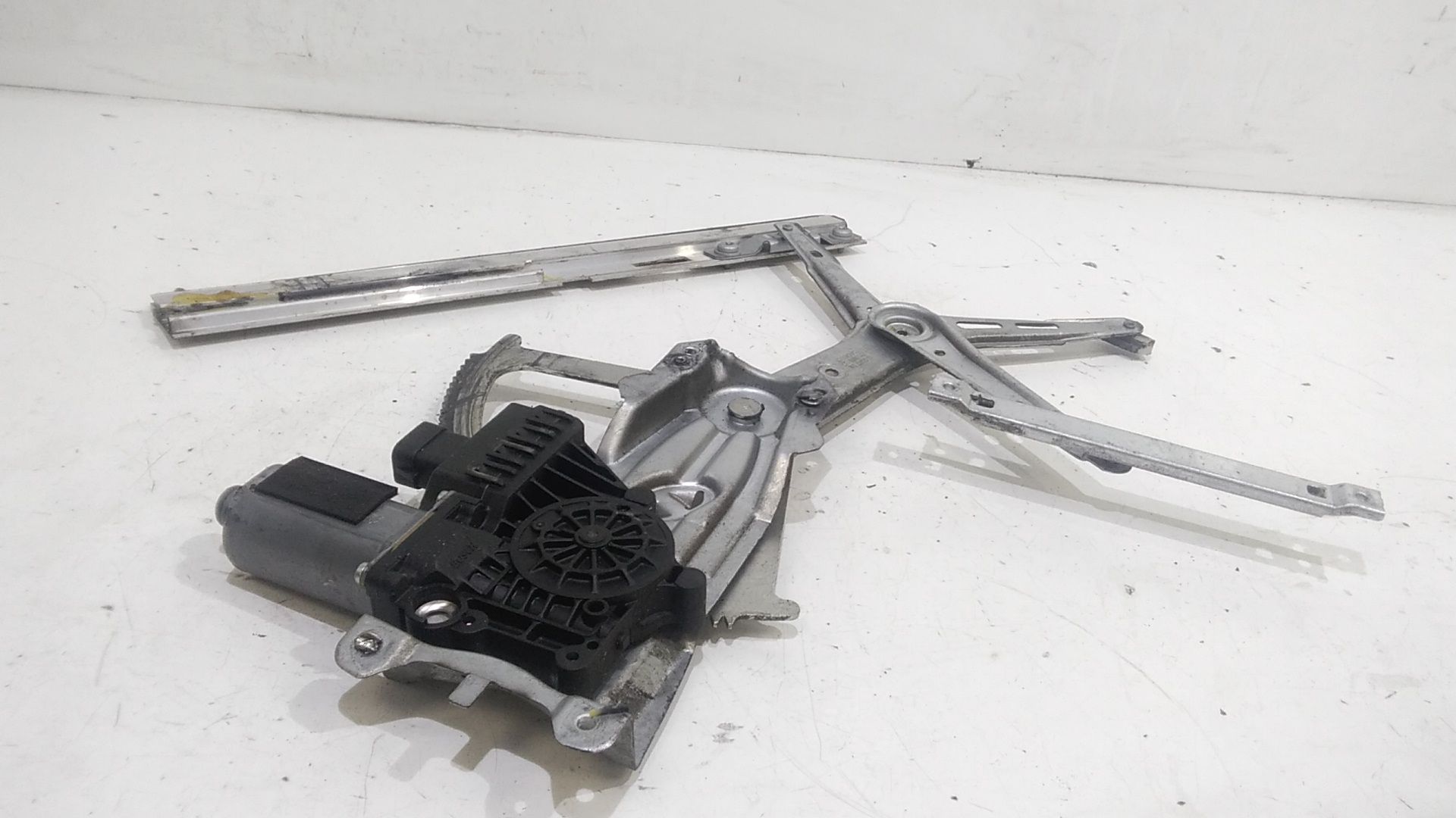 Alzacristallo Porta Ant. Sinistro Usato