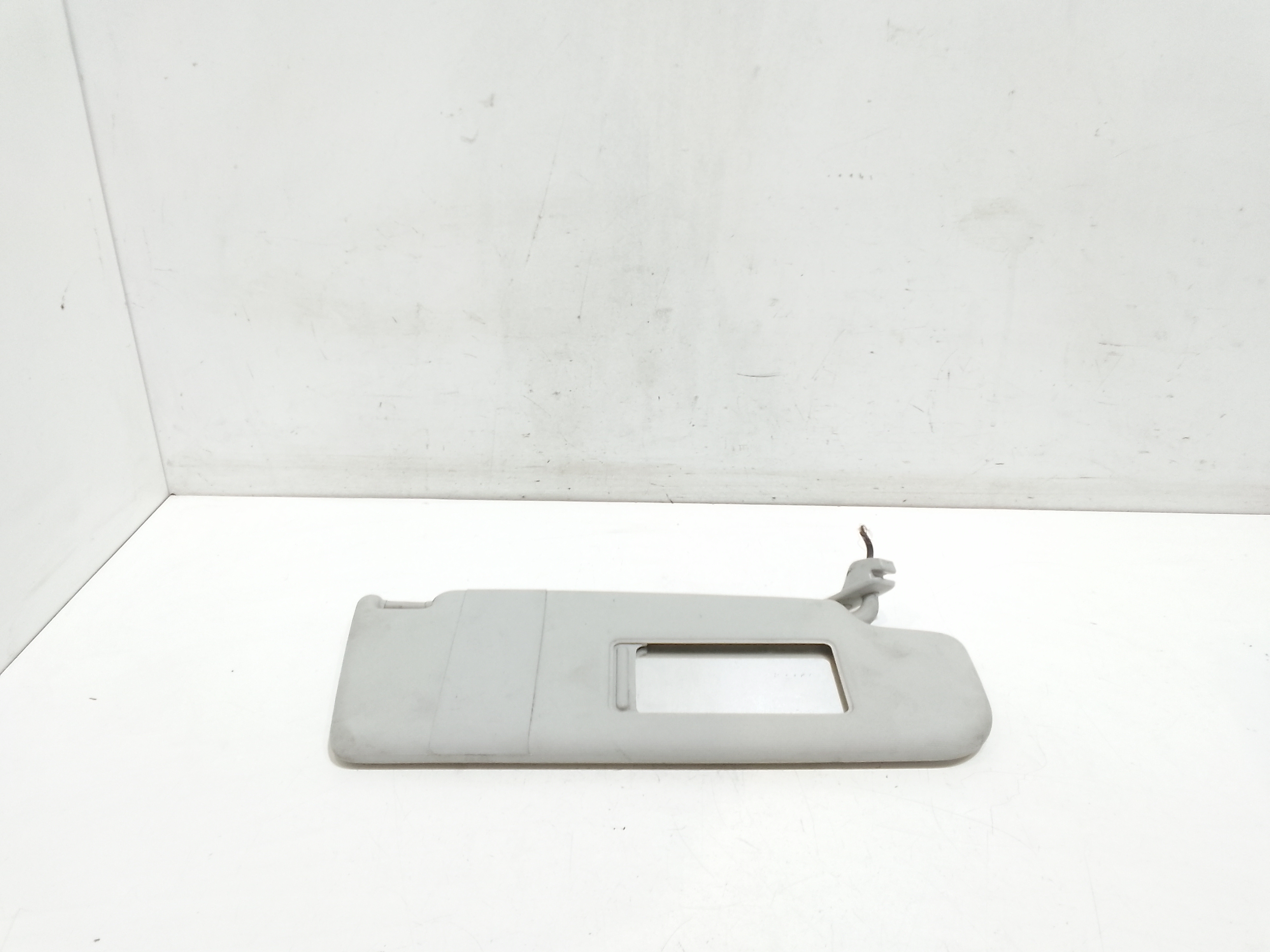 Aletta Parasole Parabrezza Destro 1K0857552H3V6 Usato