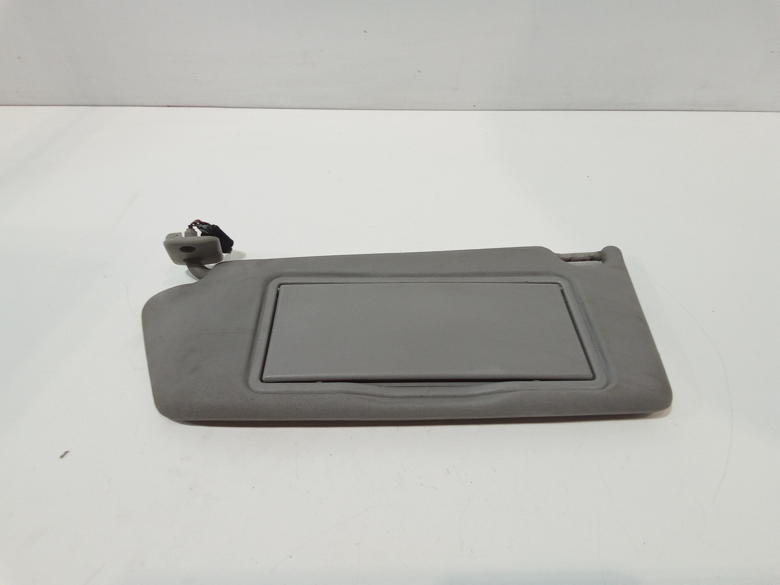 Aletta Parasole Parabrezza Sinistro 13113042 Usato