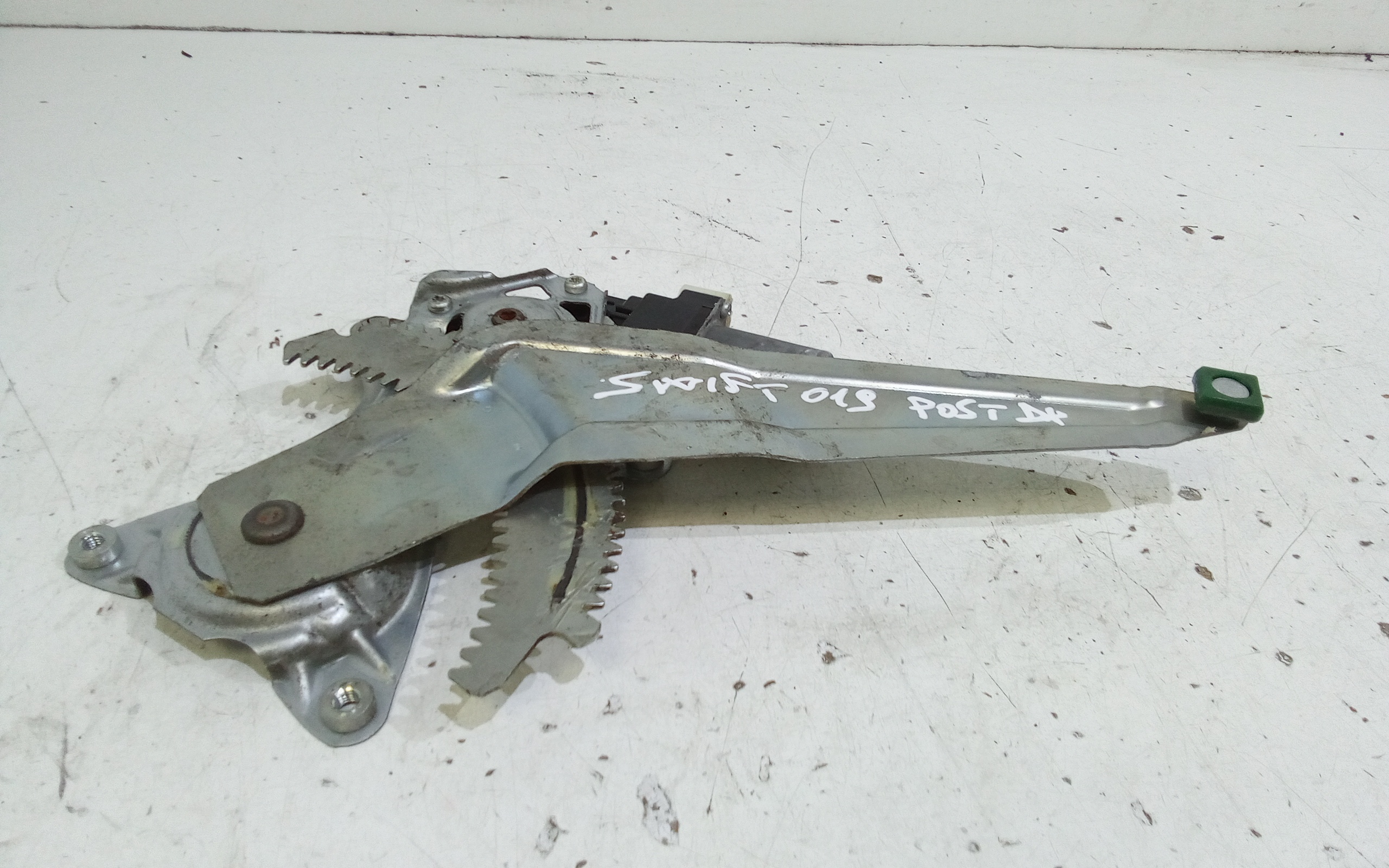 Alzacristallo Porta Post. Destro 8351062JA0000 Usato