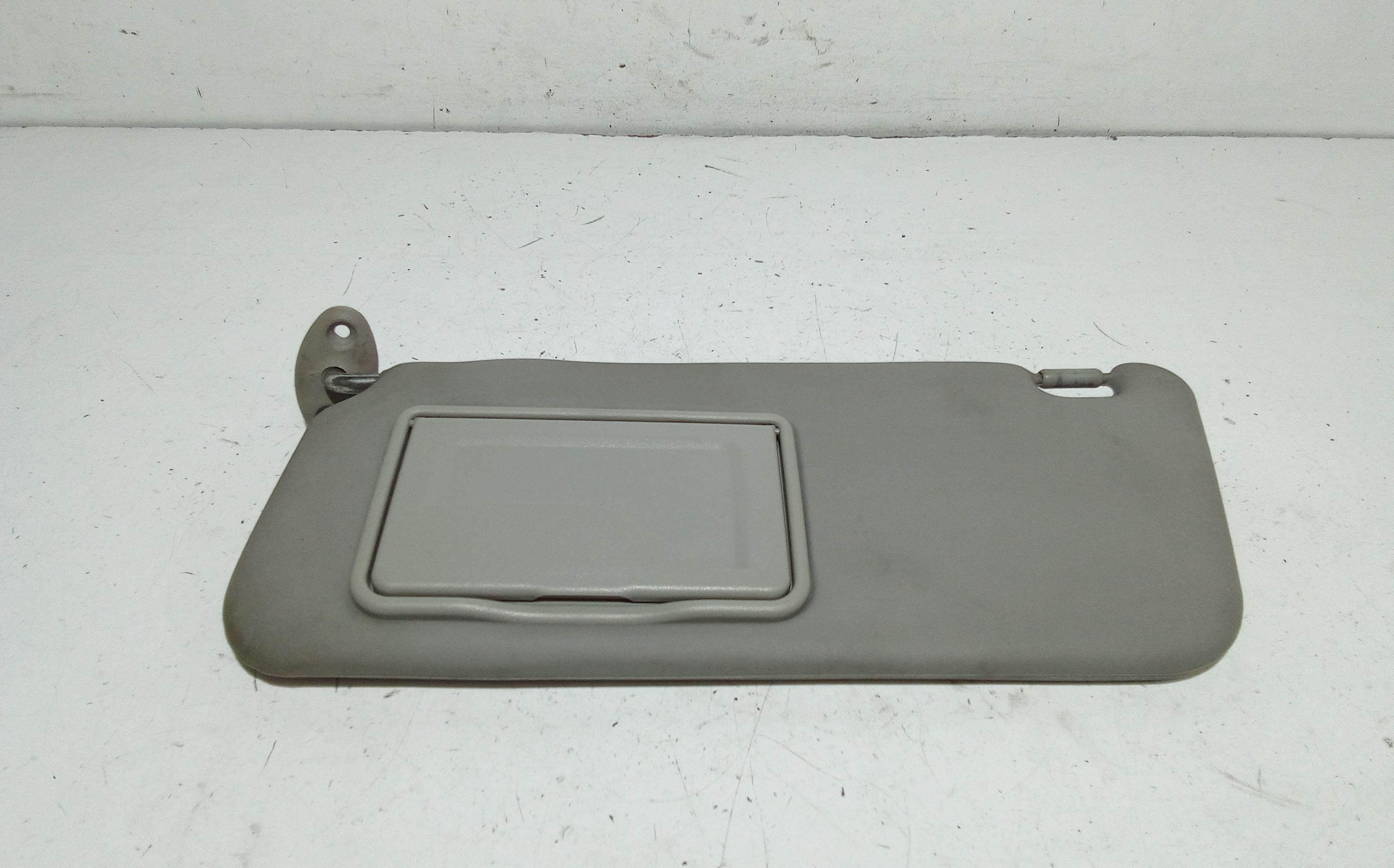 Aletta Parasole Parabrezza Sinistro 96643544 Usato