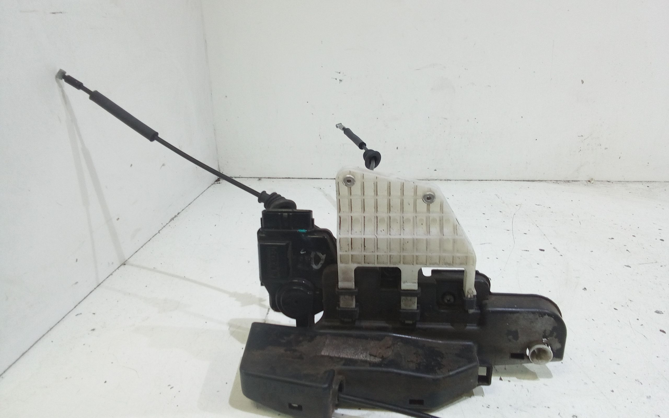 Serratura Porta Ant. Sinistro 813101D010 Usato