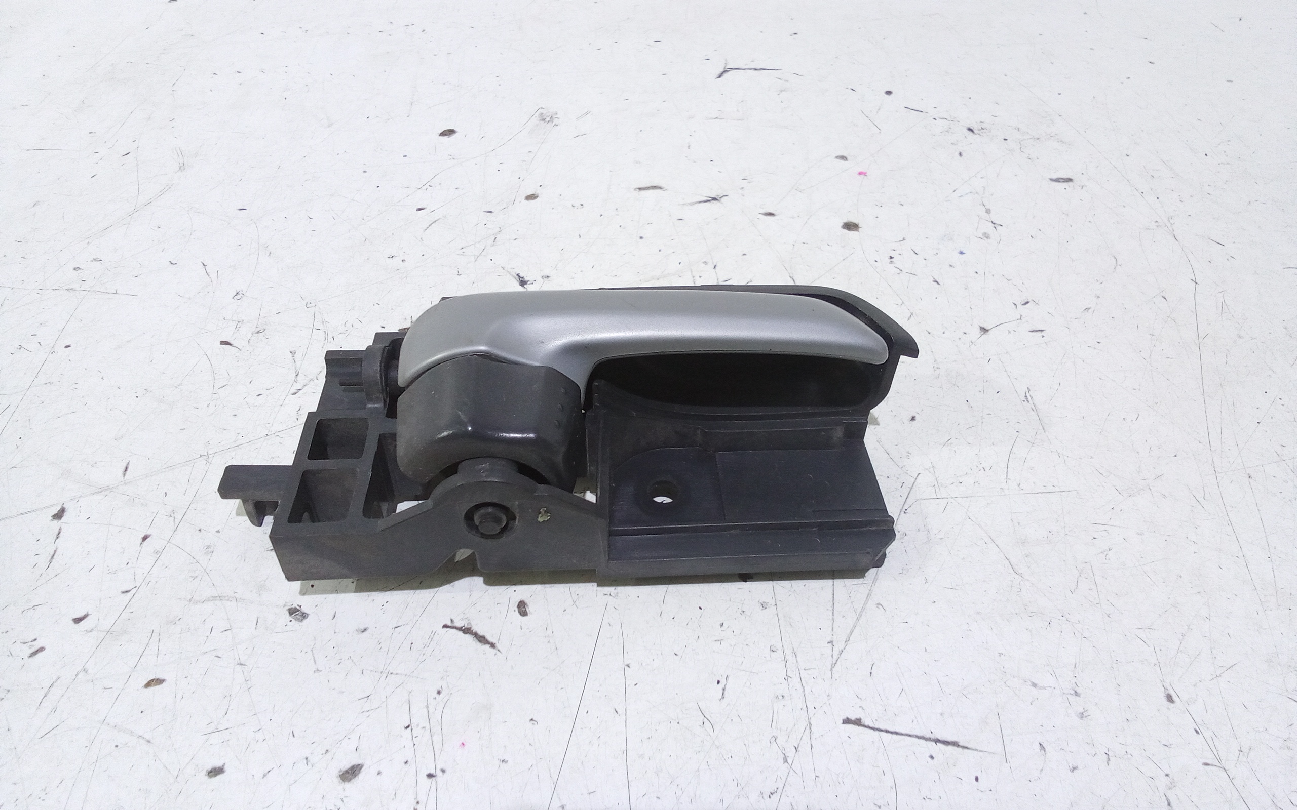 Maniglia Int. Apertura Porta Ant. Destro Usato