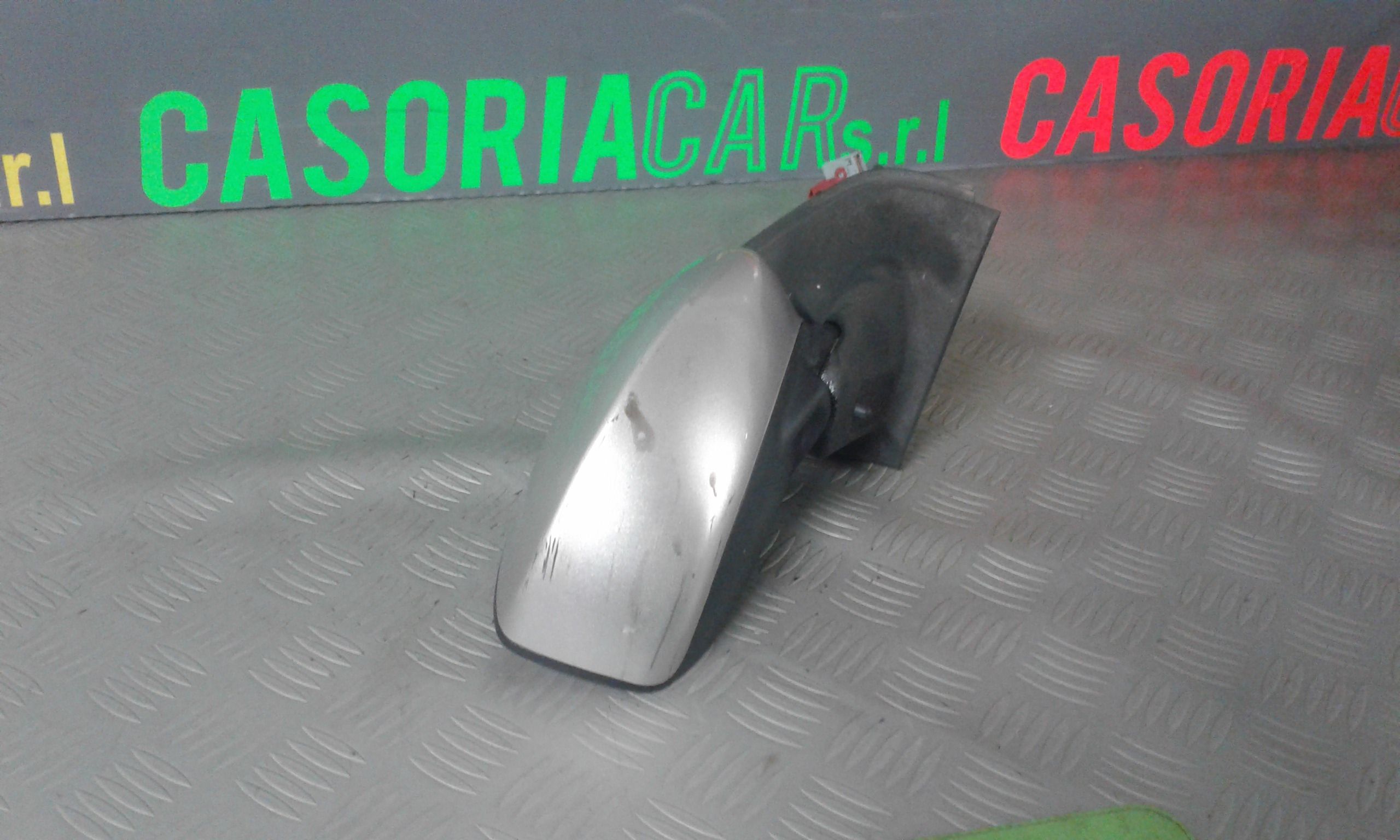 Retrovisore Est. Destro Usato