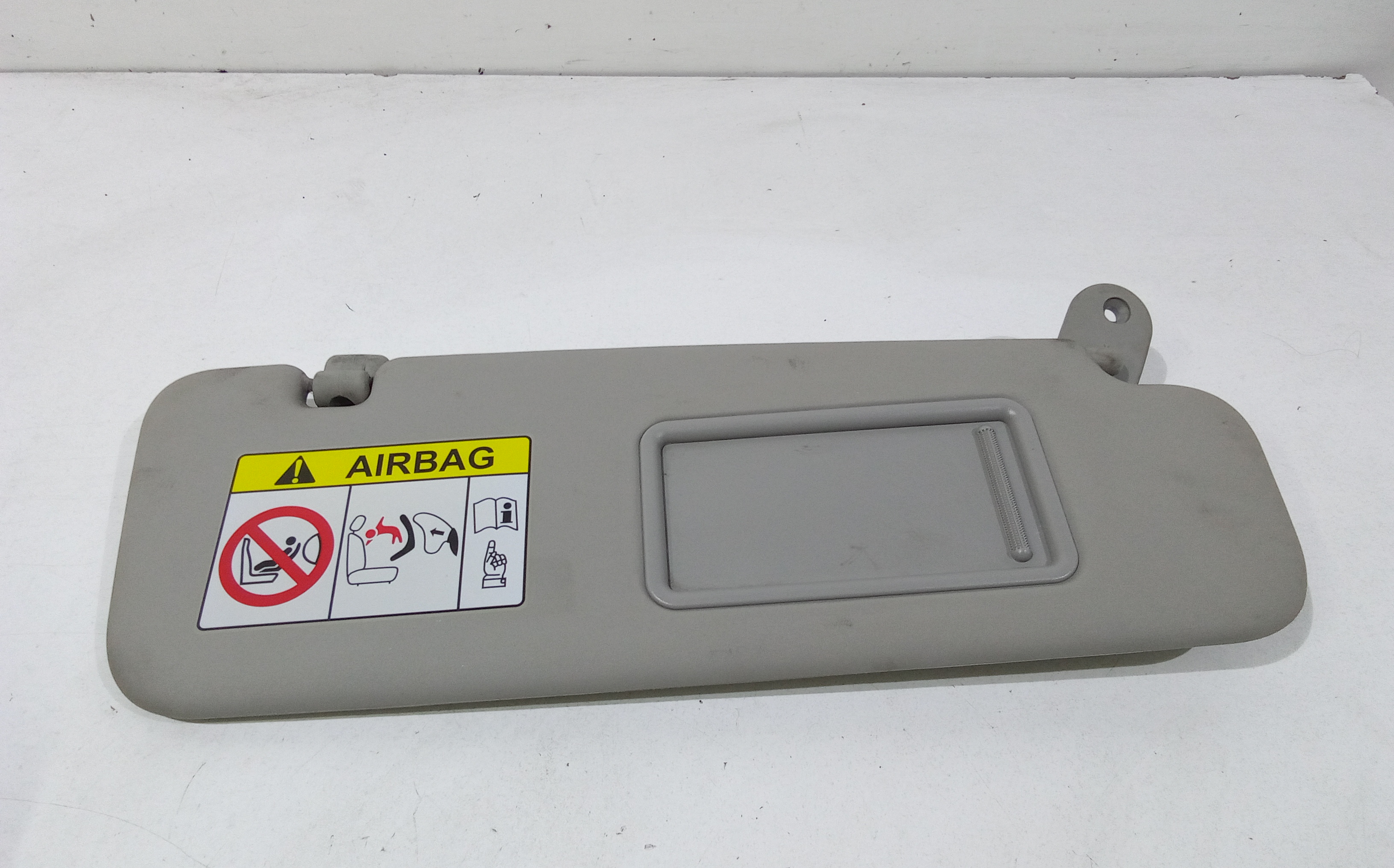 Aletta Parasole Parabrezza Destro 852201P000ED Usato