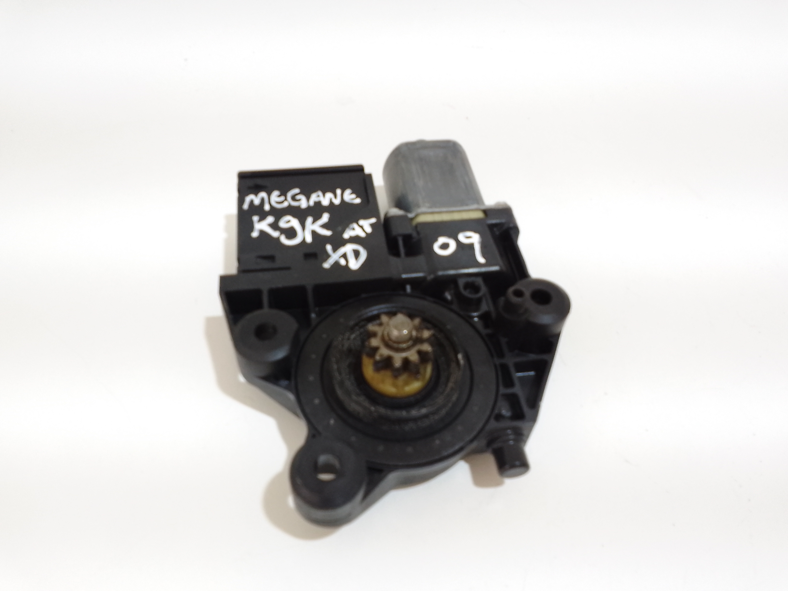 Motorino Alzacristallo Porta Ant. Destro 807300006R Usato