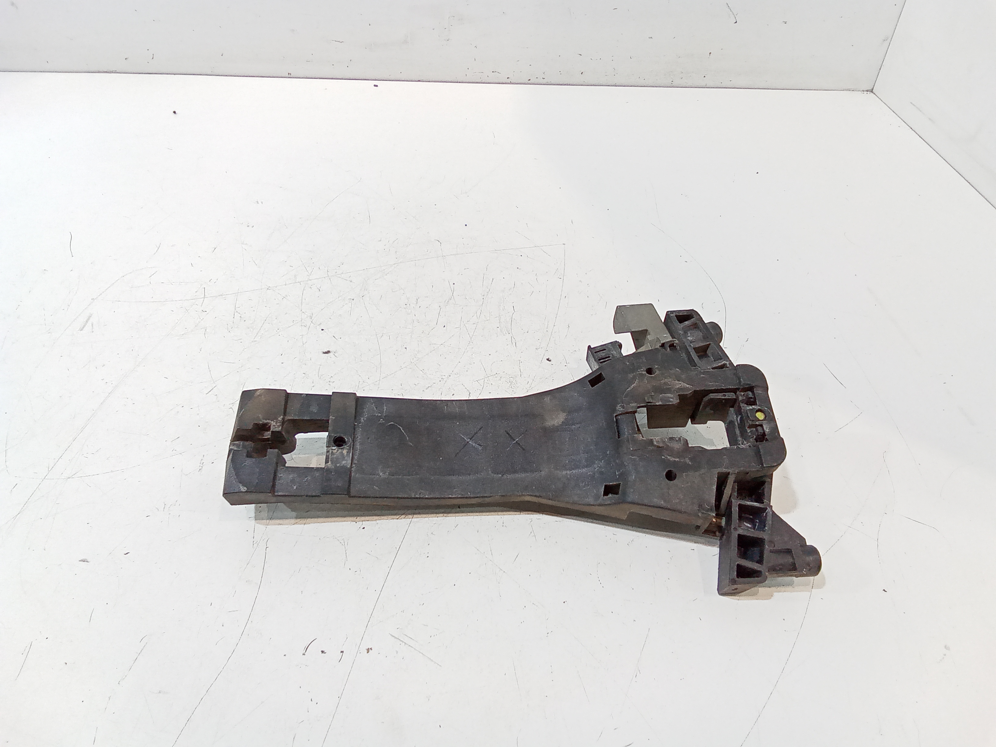 Supporto Maniglia Est. Porta Ant. Destro A1687601434 Usato