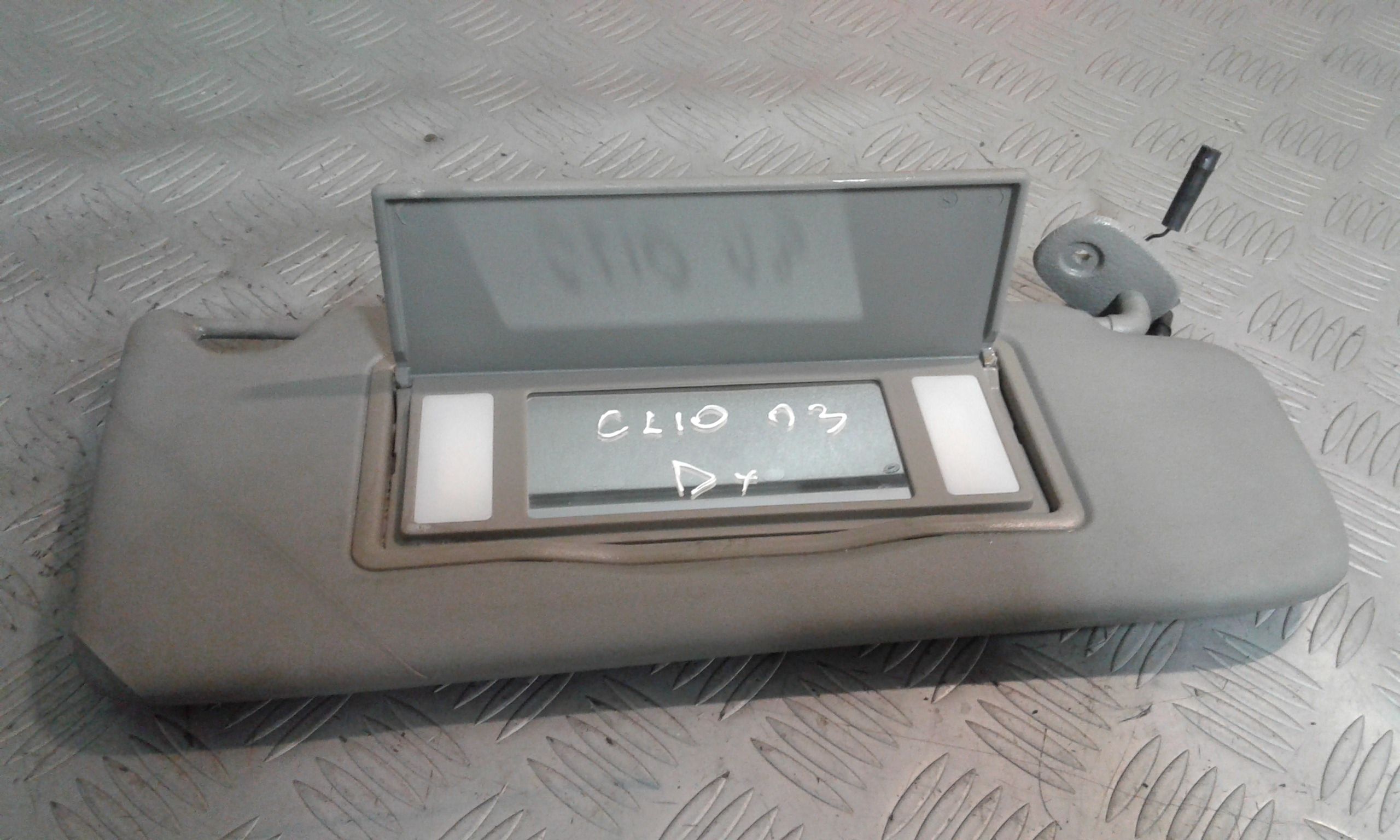 Aletta Parasole Parabrezza Destro 8200240038 Usato