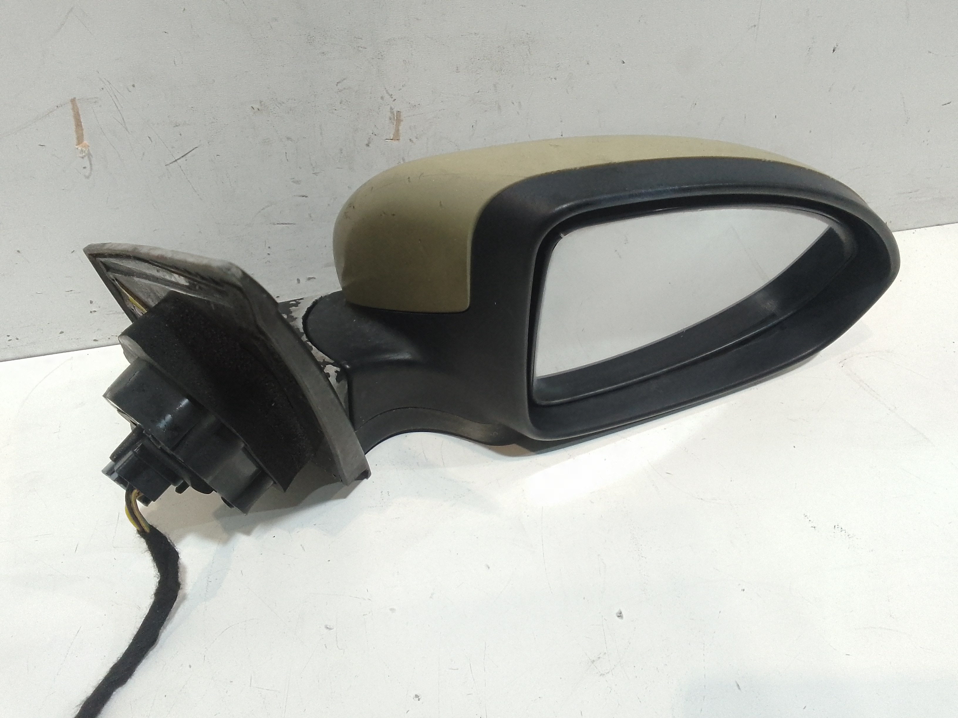 Retrovisore Est. Destro Usato