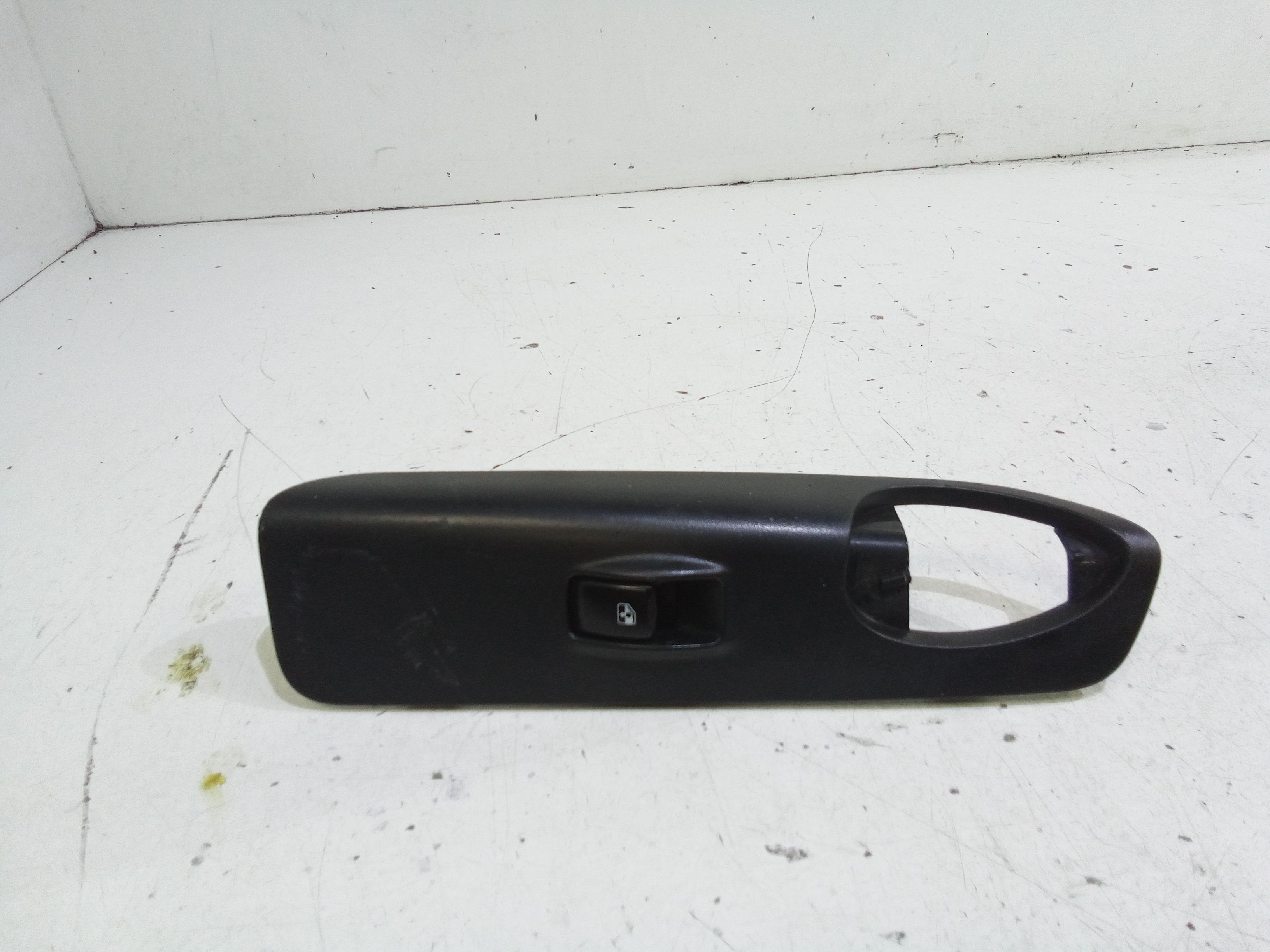 Interruttore Alzacristalli Porta Ant. Destro Usato