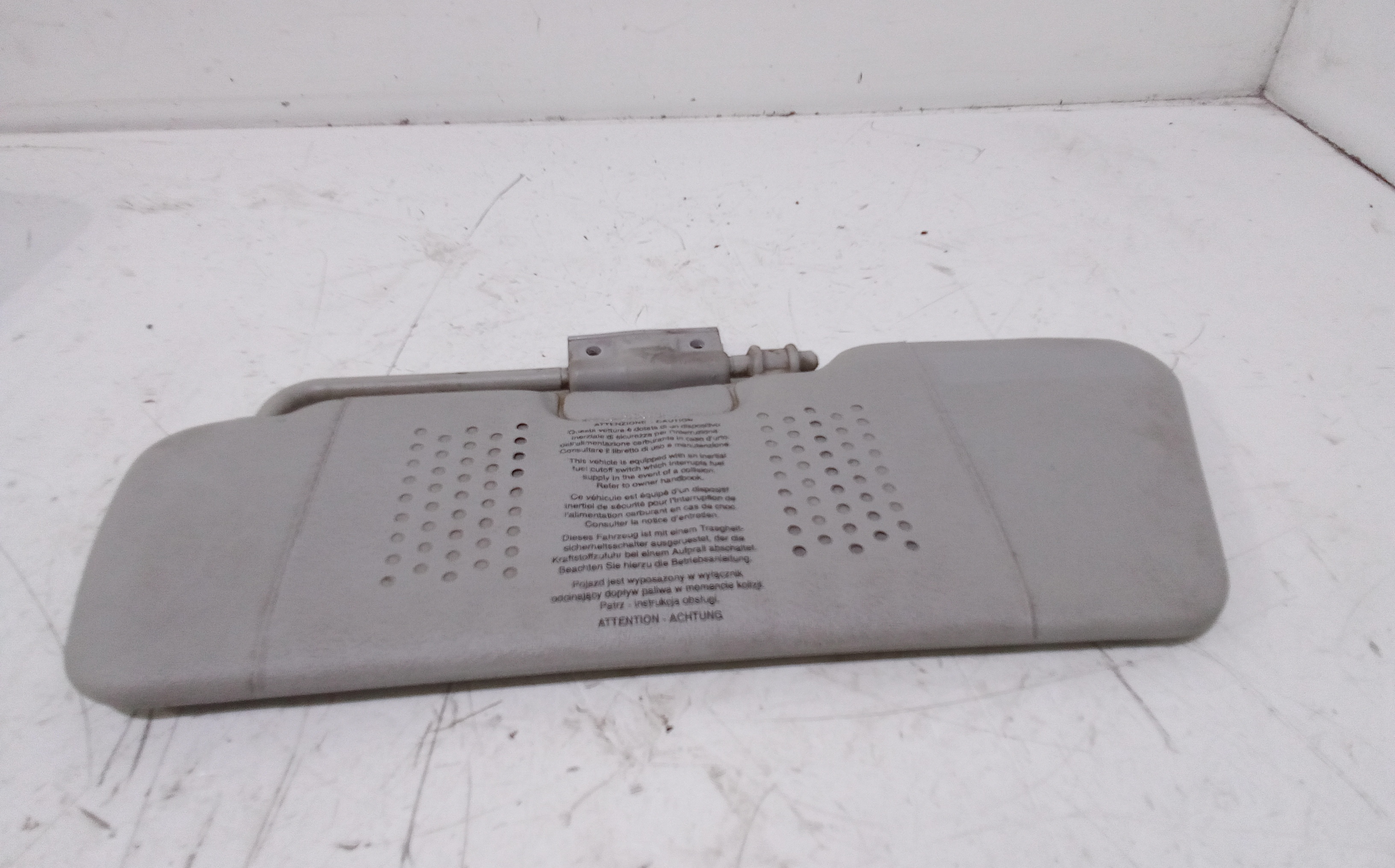 Aletta Parasole Parabrezza Sinistro 735244330 Usato