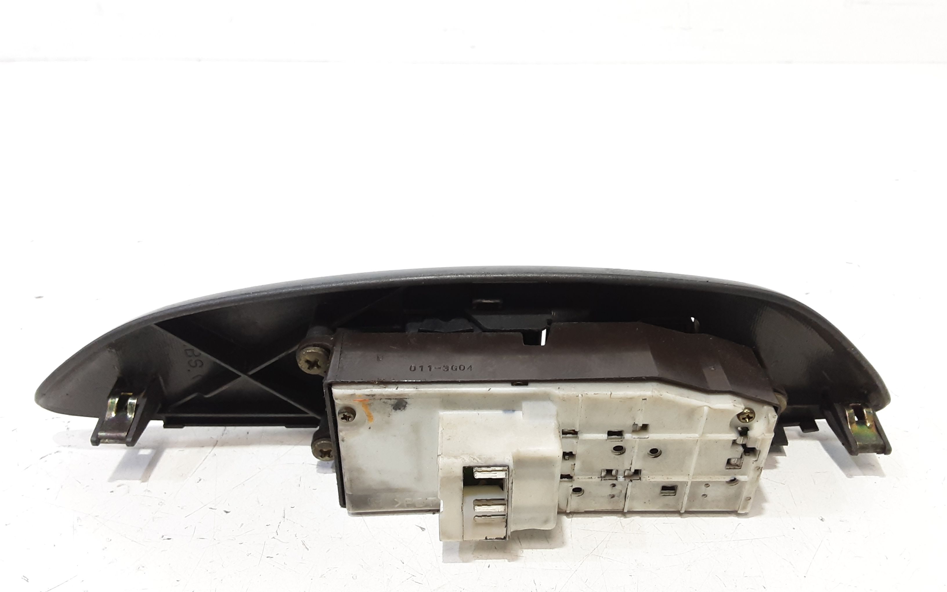 Interruttore Alzacristalli Porta Ant. Sinistro 8482010100 Usato