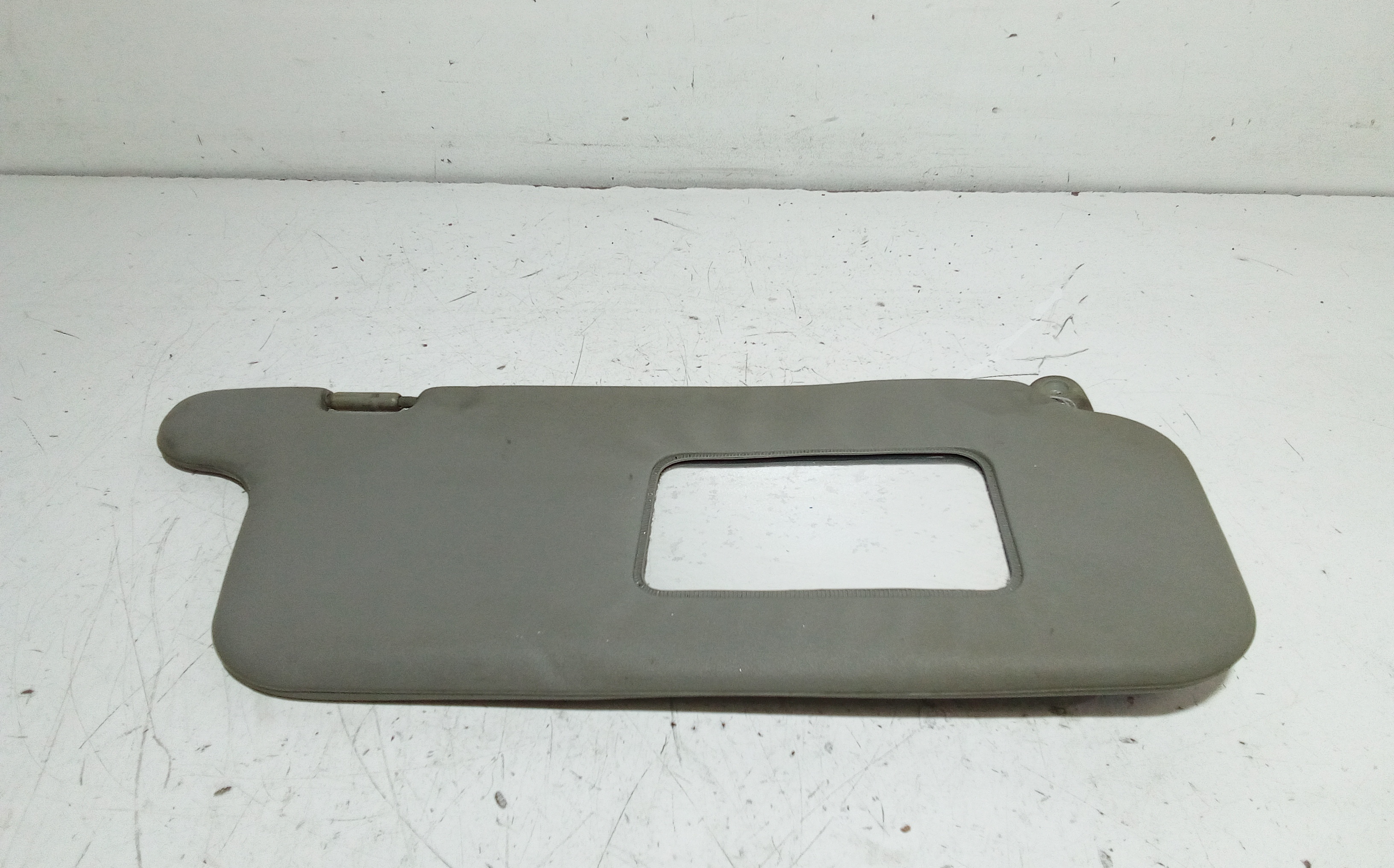 Aletta Parasole Parabrezza Destro 8520202500OB Usato