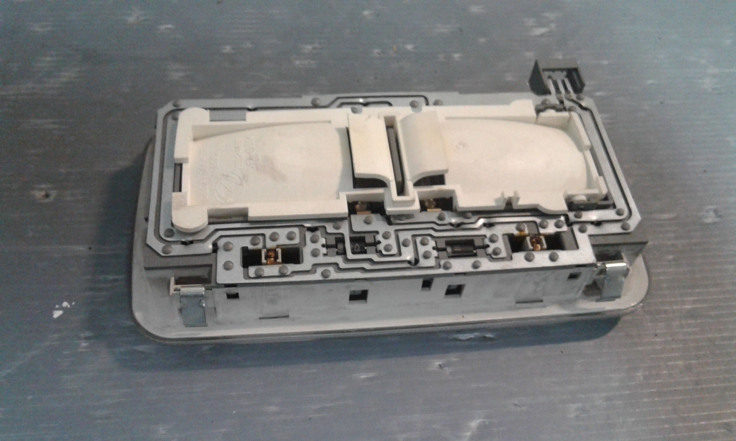 Luce Cortesia Ant. Tetto Usato