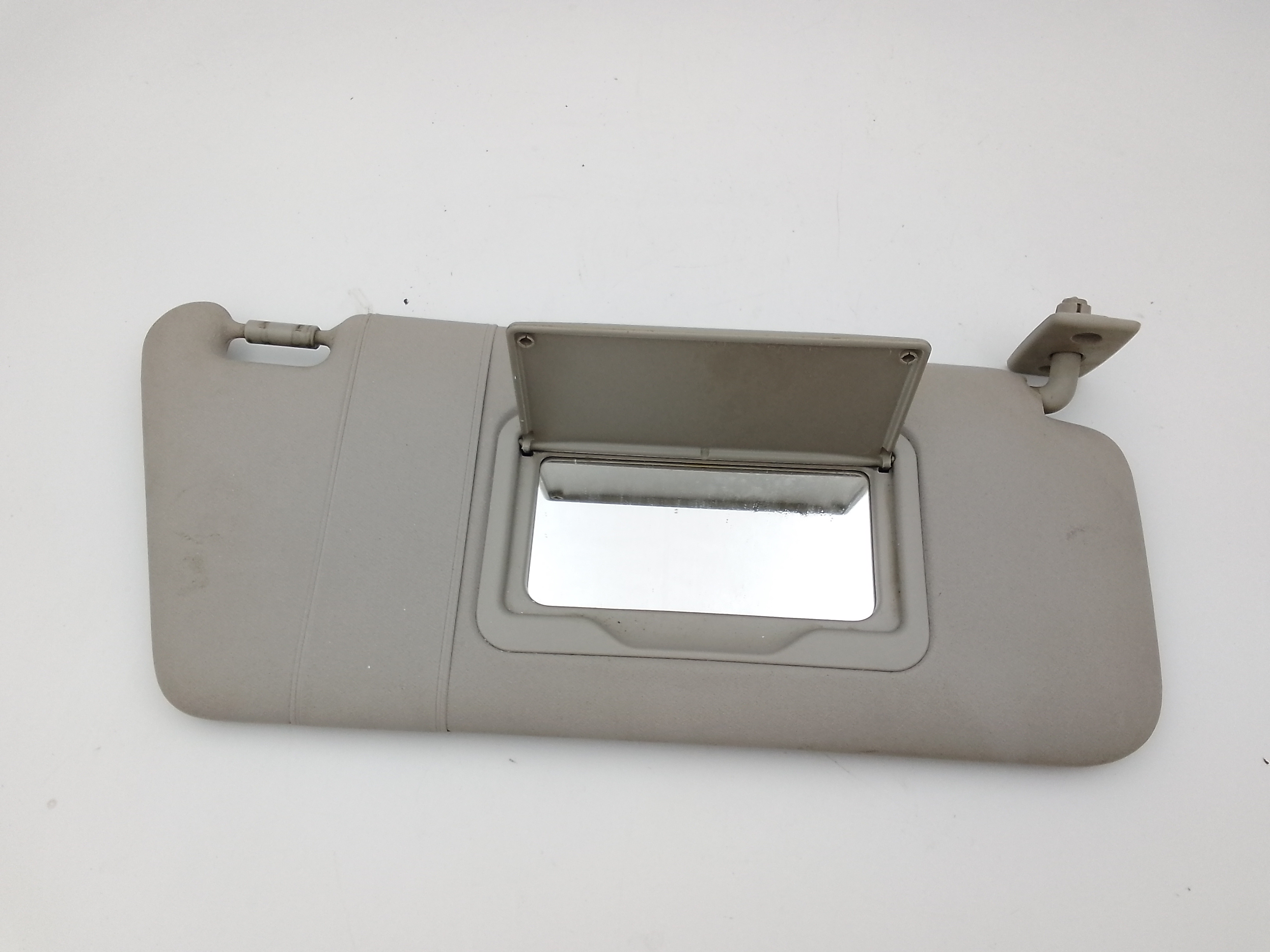 Aletta Parasole Parabrezza Destro A1688100410 Usato