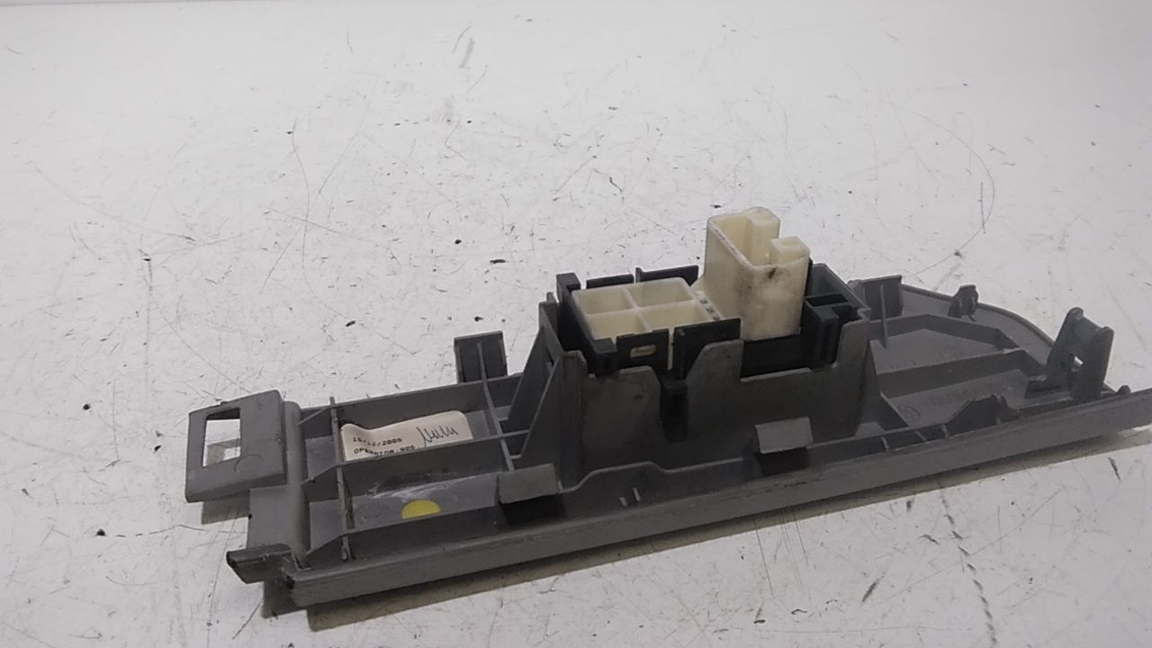 Interruttore Alzacristalli Porta Ant. Destro Usato