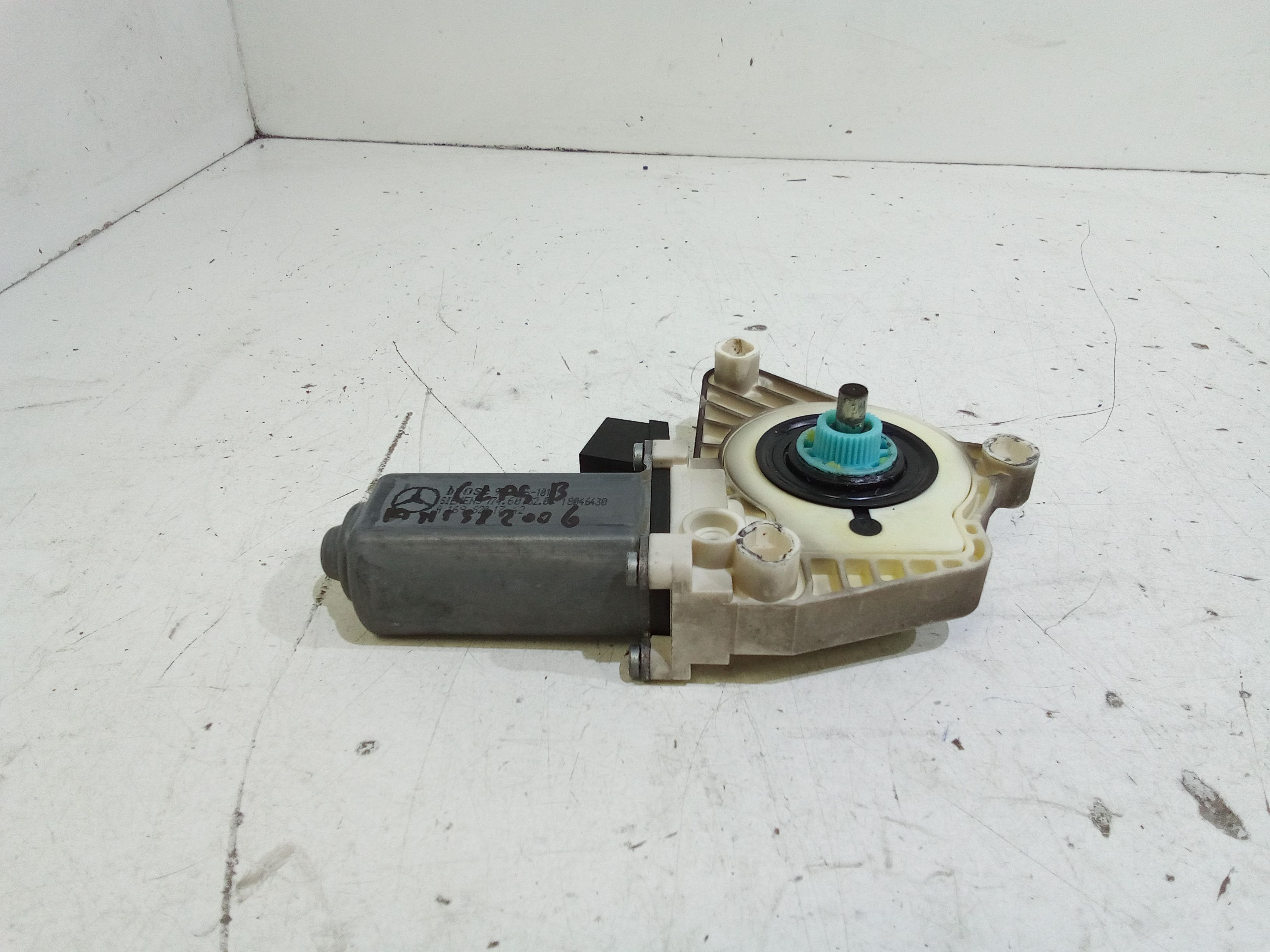 Motorino Alzacristallo Porta Ant. Sinistro A1698201542 Usato