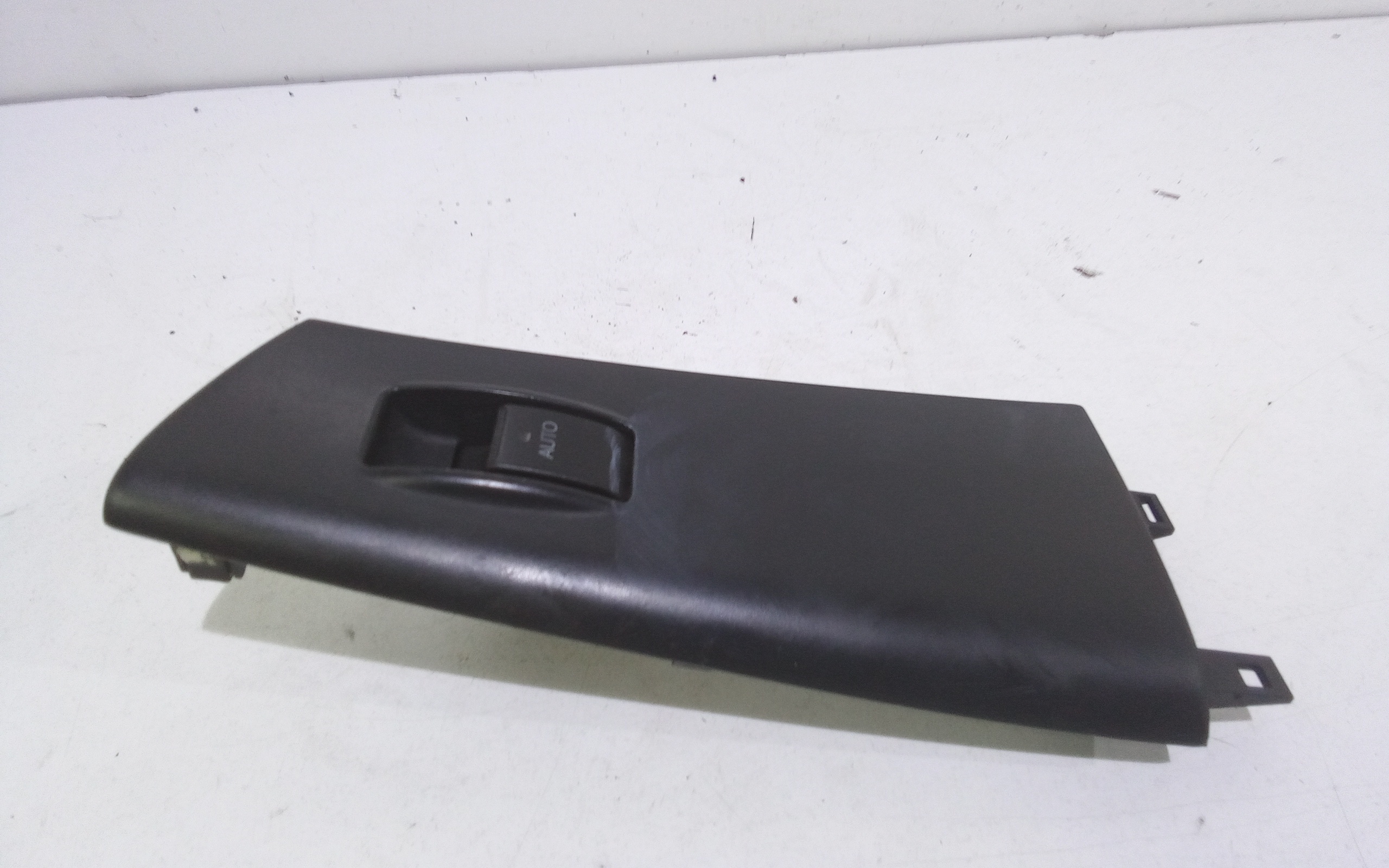 Interruttore Alzacristalli Porta Ant. Destro Usato