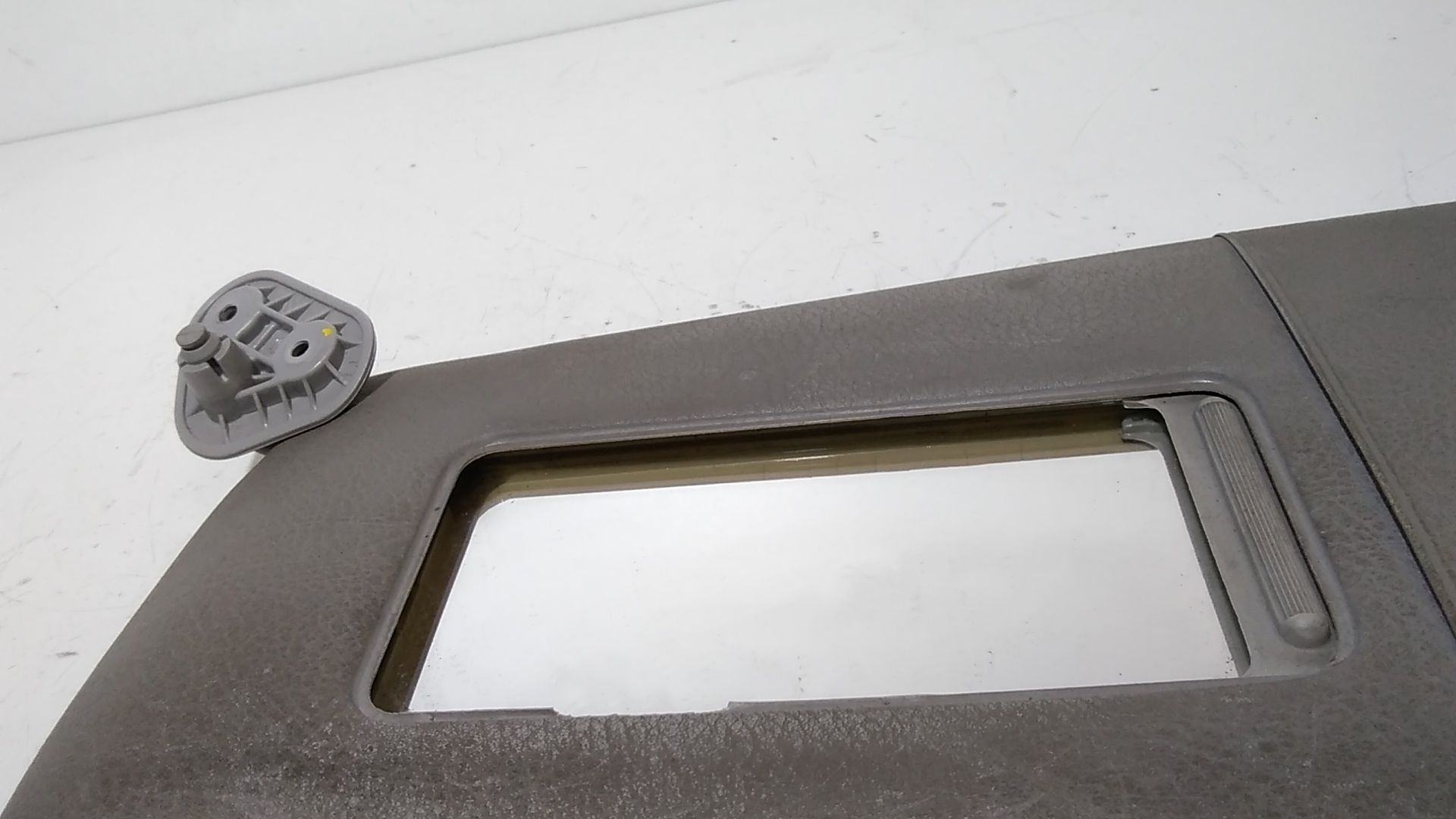 Aletta Parasole Parabrezza Sinistro 51162699047 Usato