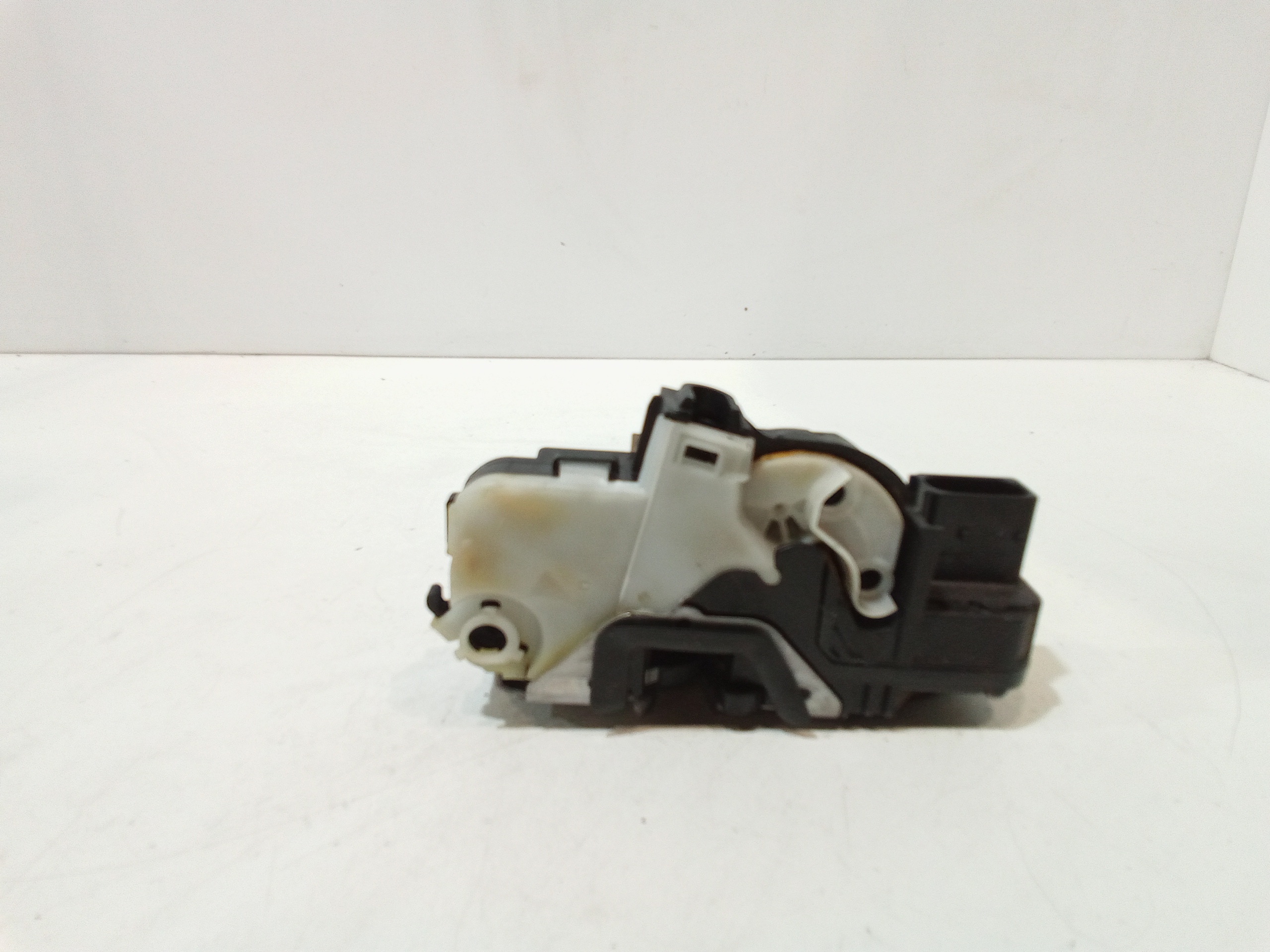 Serratura Porta Ant. Destro 13579515 Usato