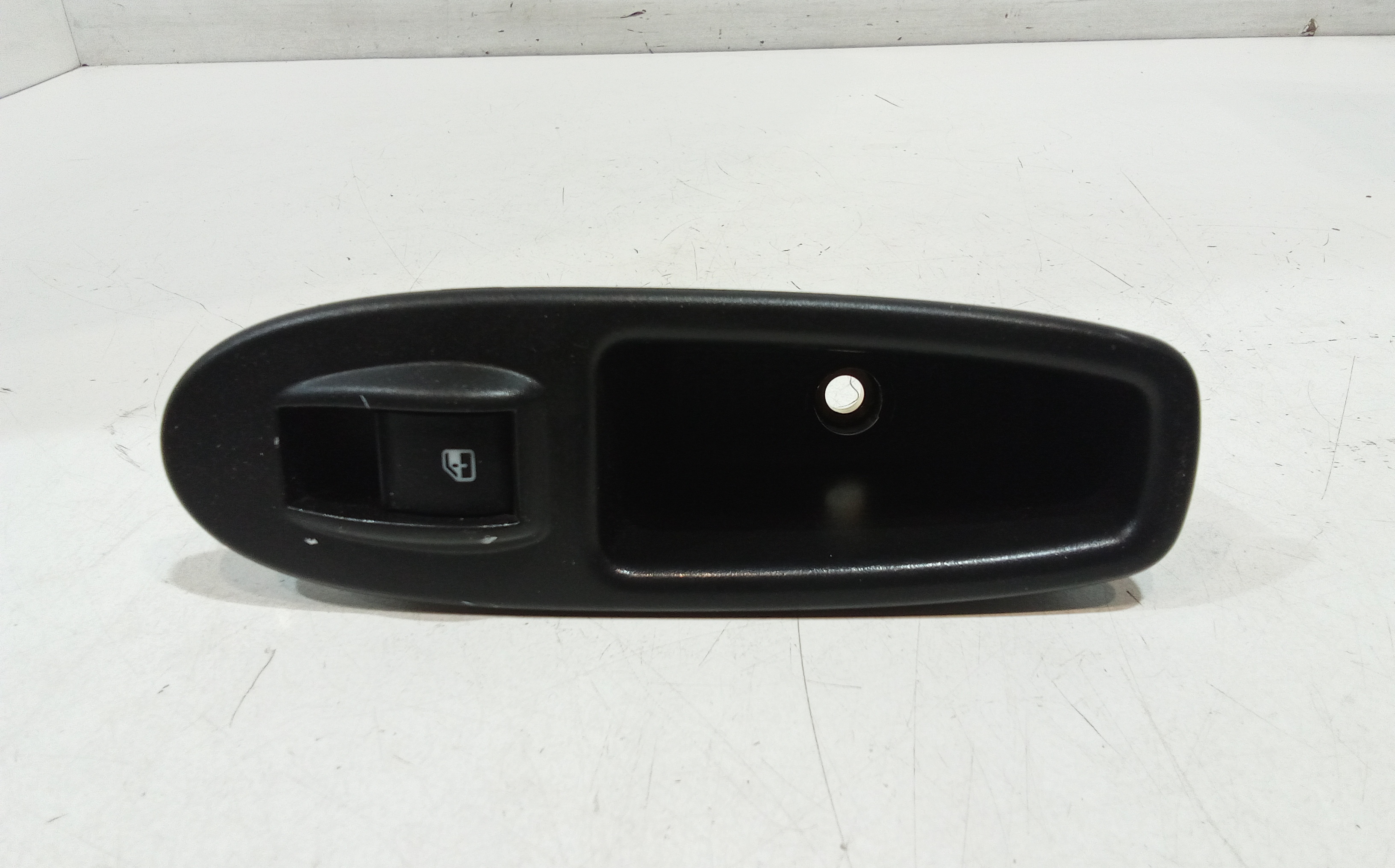 Interruttore Alzacristalli Porta Post. Sinistro 735555157 Usato