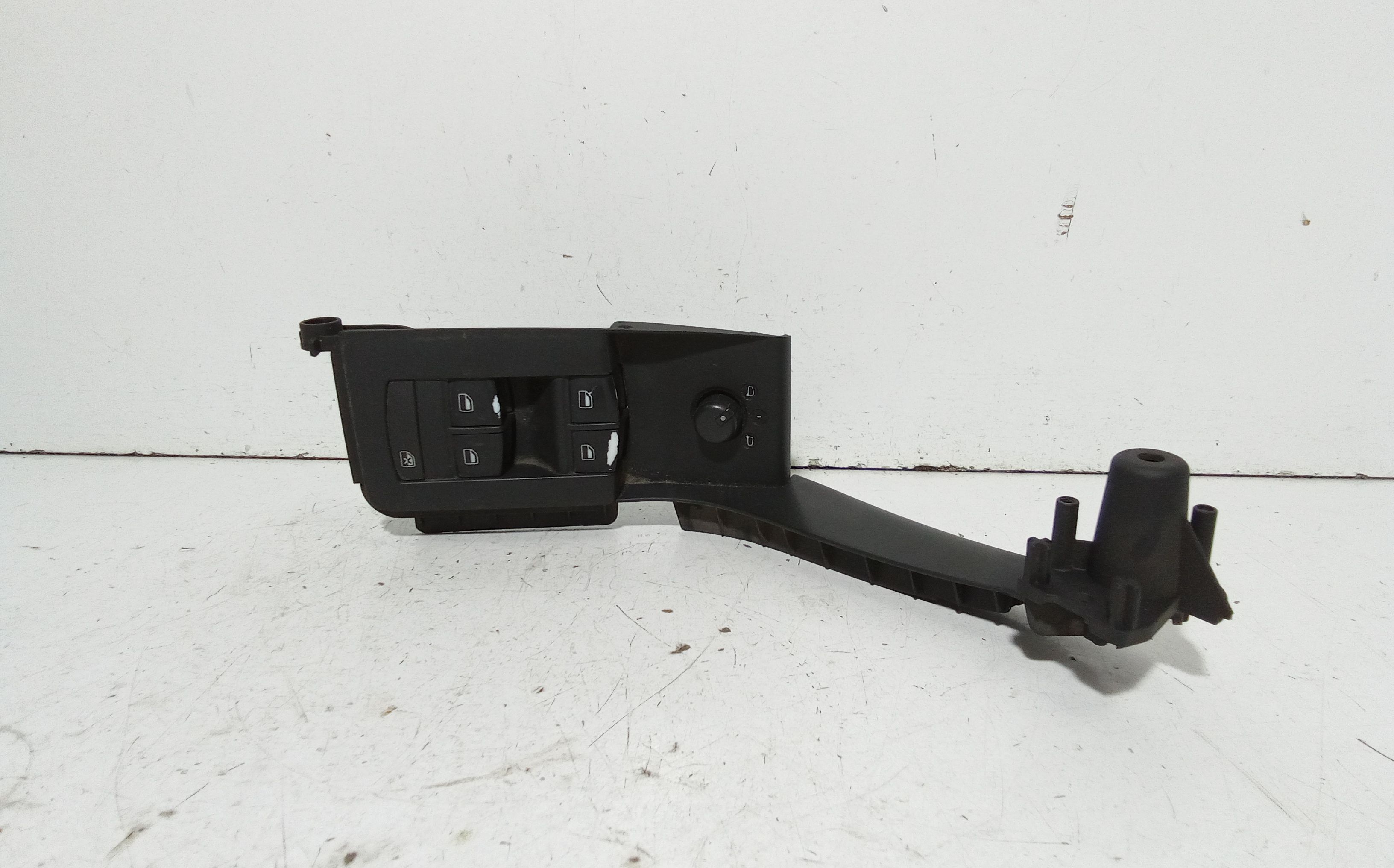 Interruttore Alzacristalli Porta Ant. Sinistro Usato