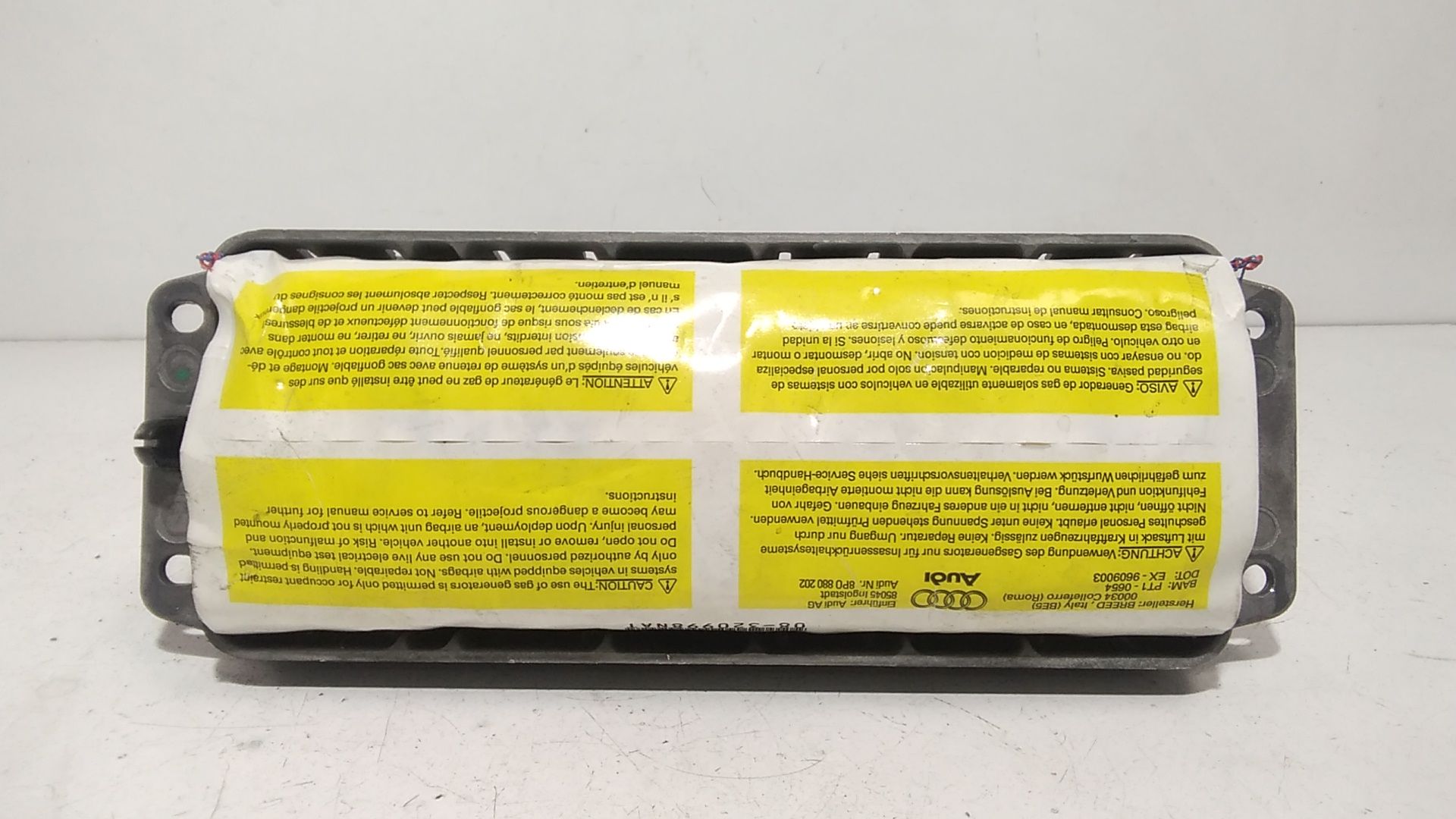 Dispositivo Airbag Lato Passeggero 8P0880202 Usato