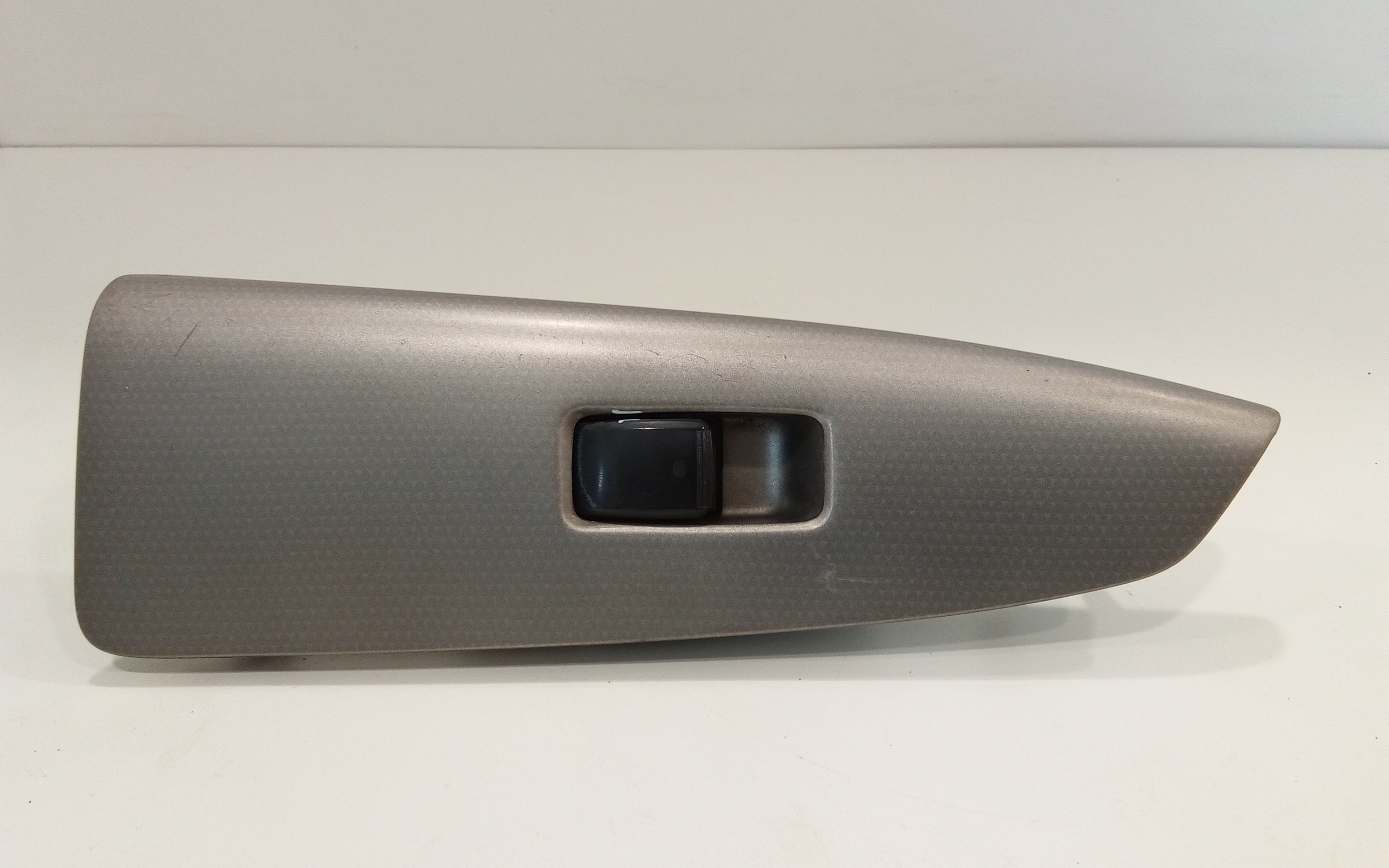 Interruttore Alzacristalli Porta Ant. Destro Usato